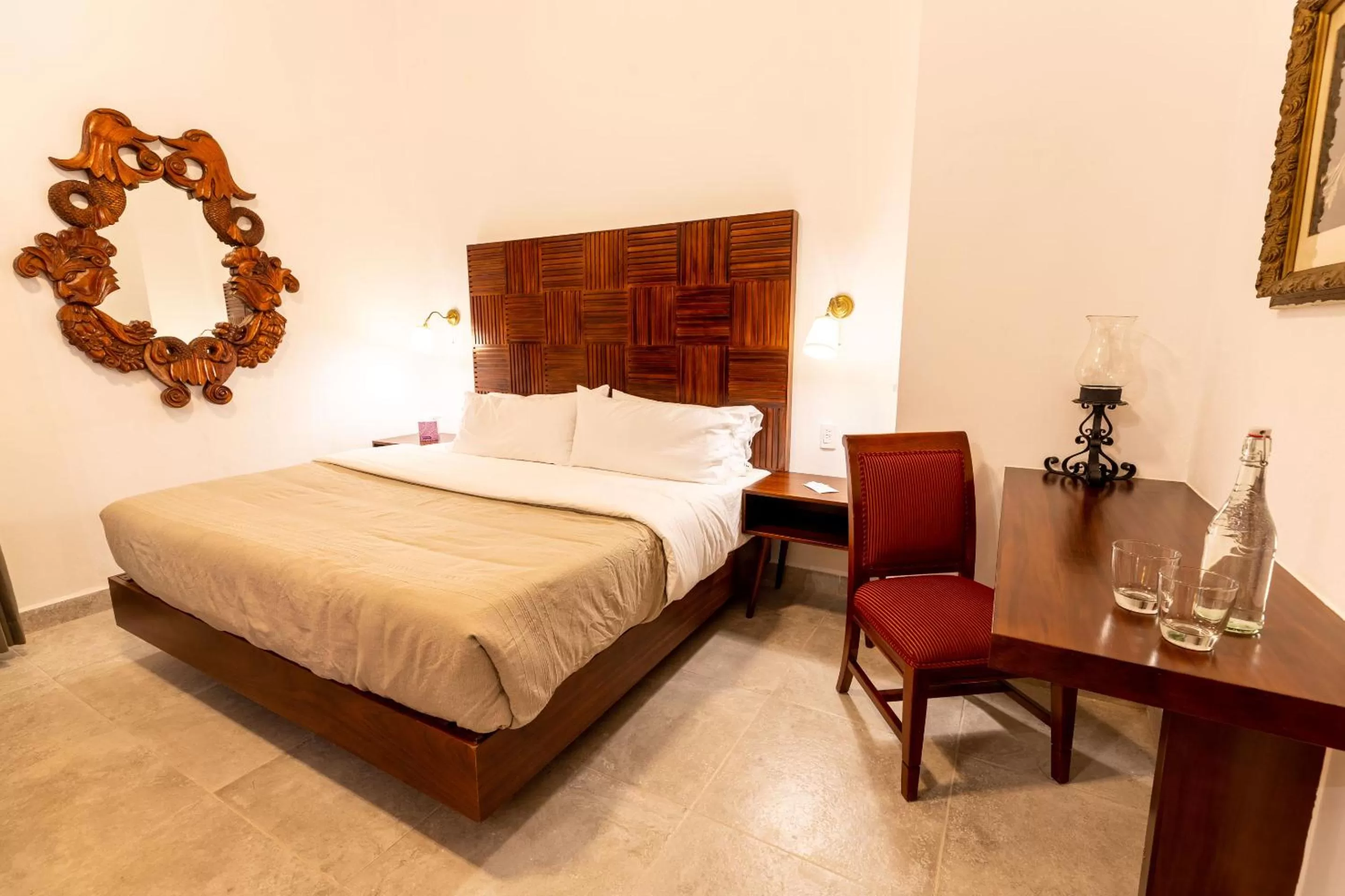 Photo of the whole room, Bed in Plaza Chapala Hotel
