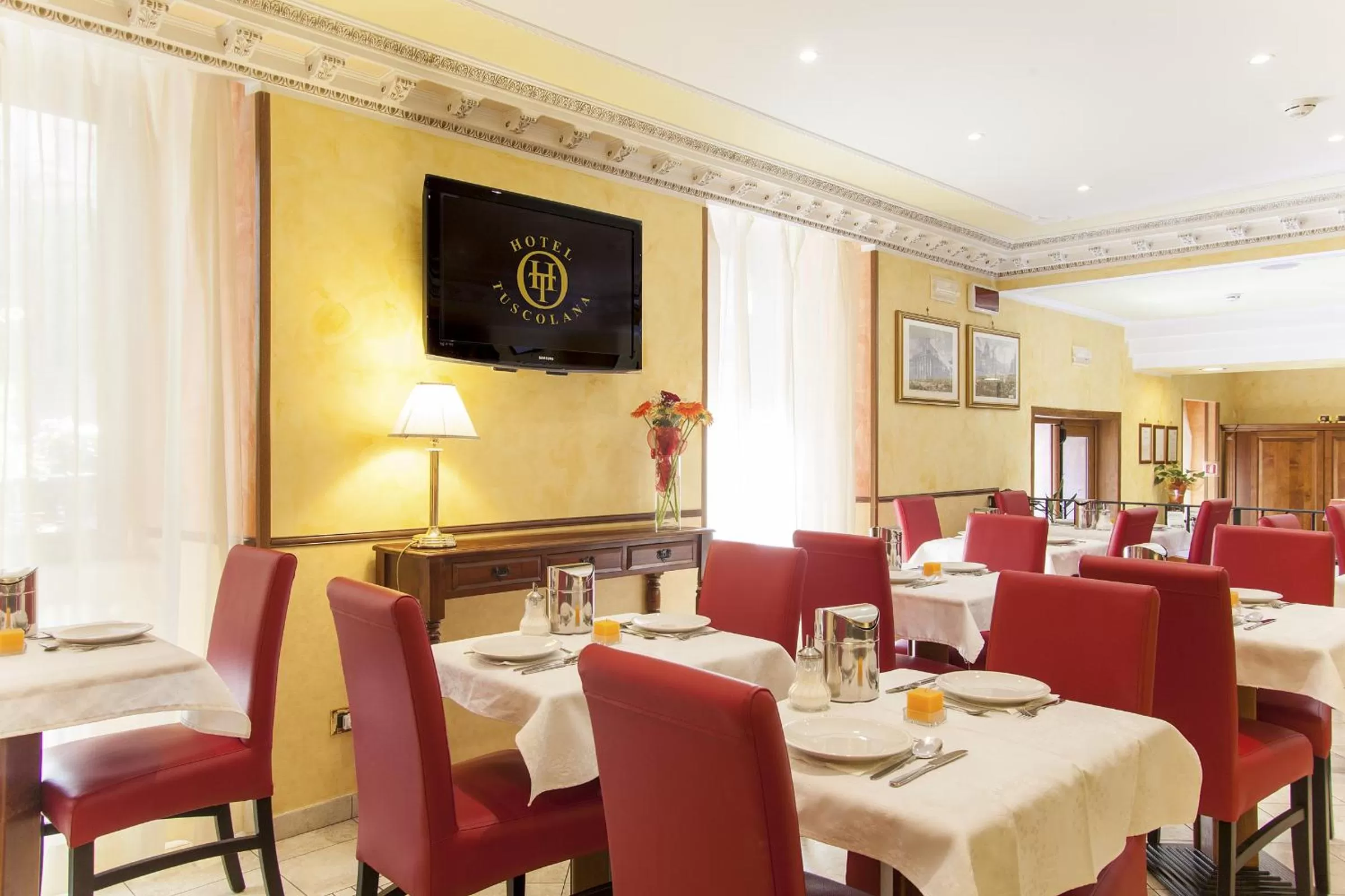 Restaurant/places to eat in Hotel Tuscolana