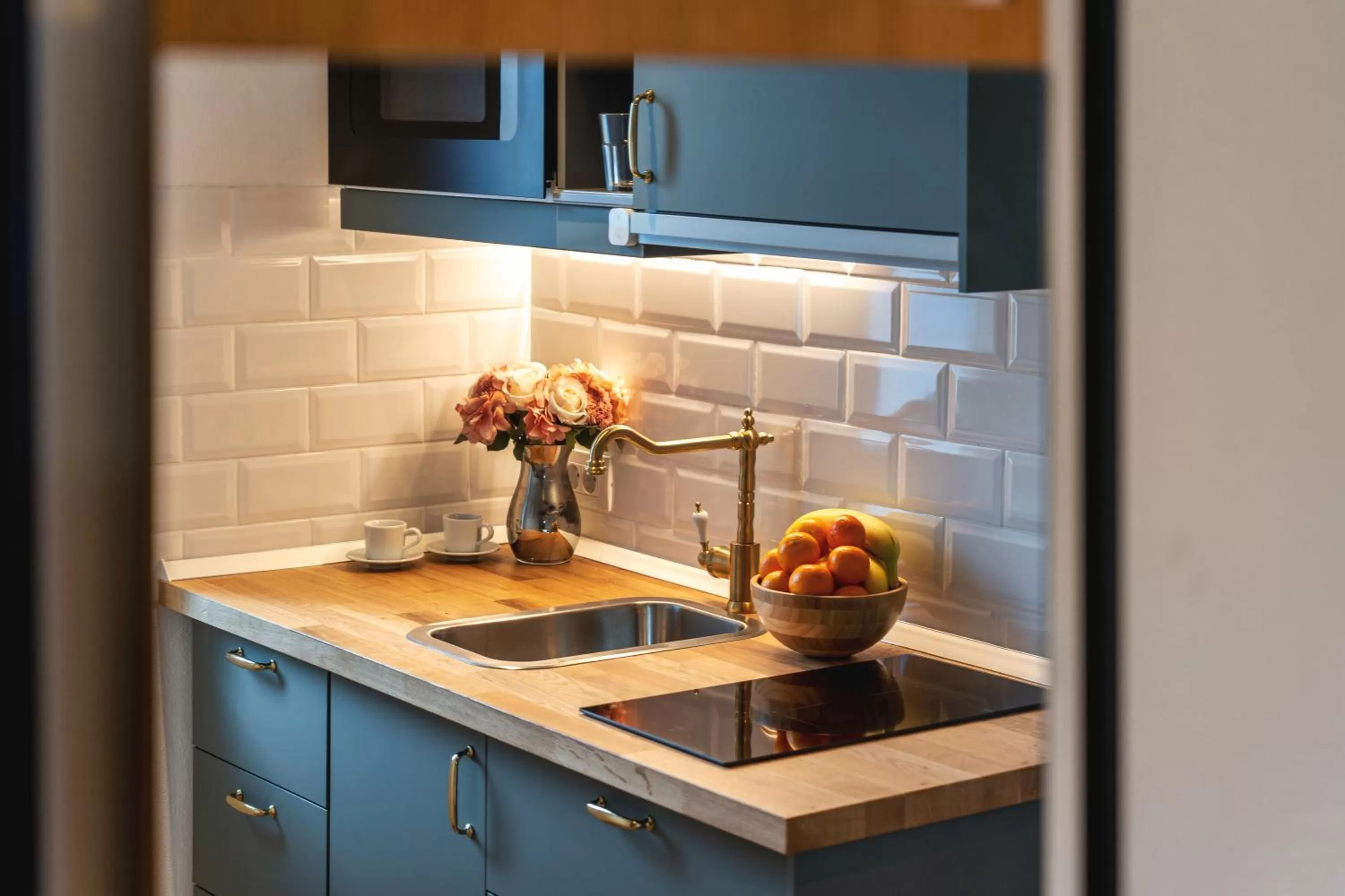 Kitchen or kitchenette in Nikolas Haus Premium Historic Center Stay & Free Parking