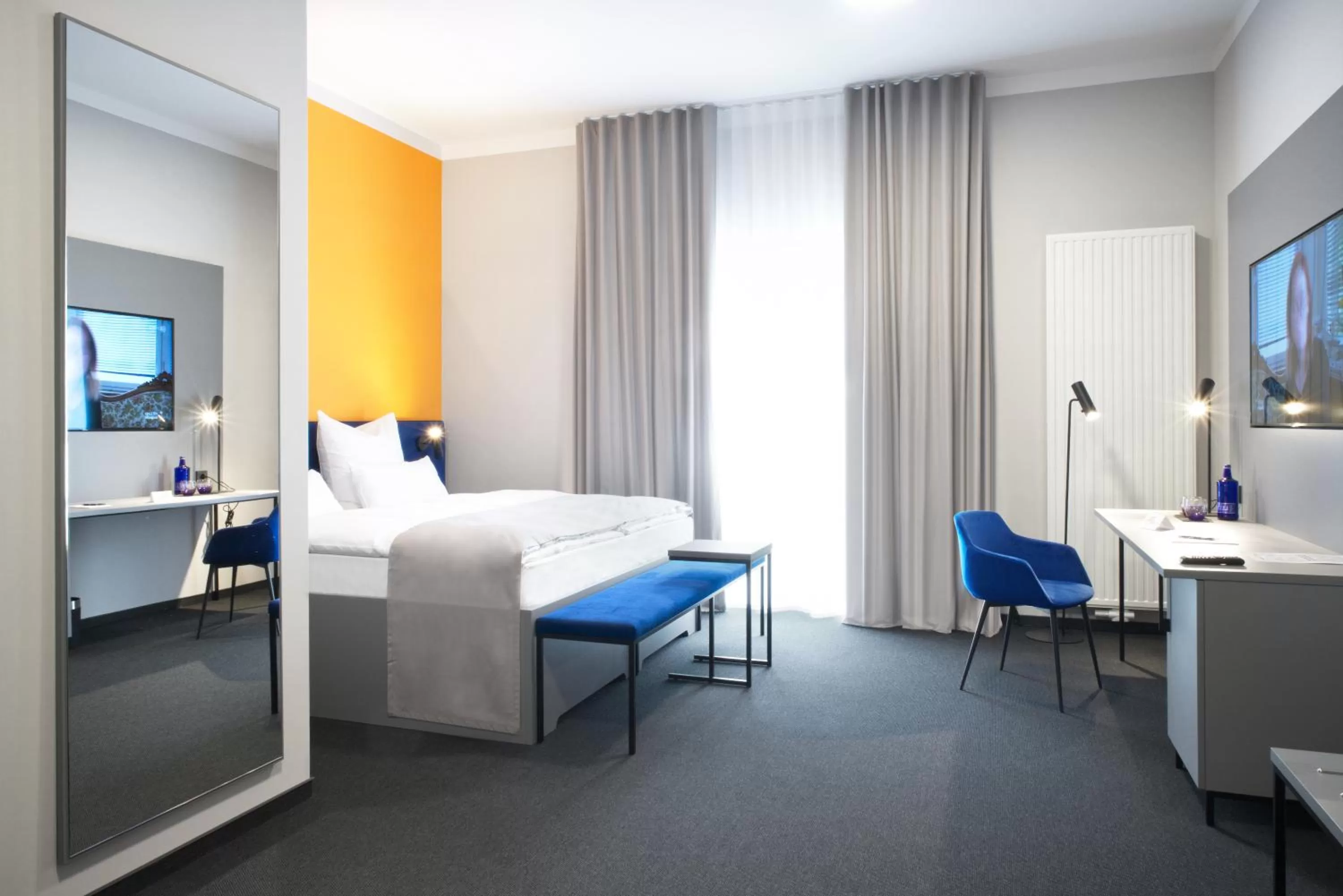 Bedroom, Bed in Hotel Adler Münster