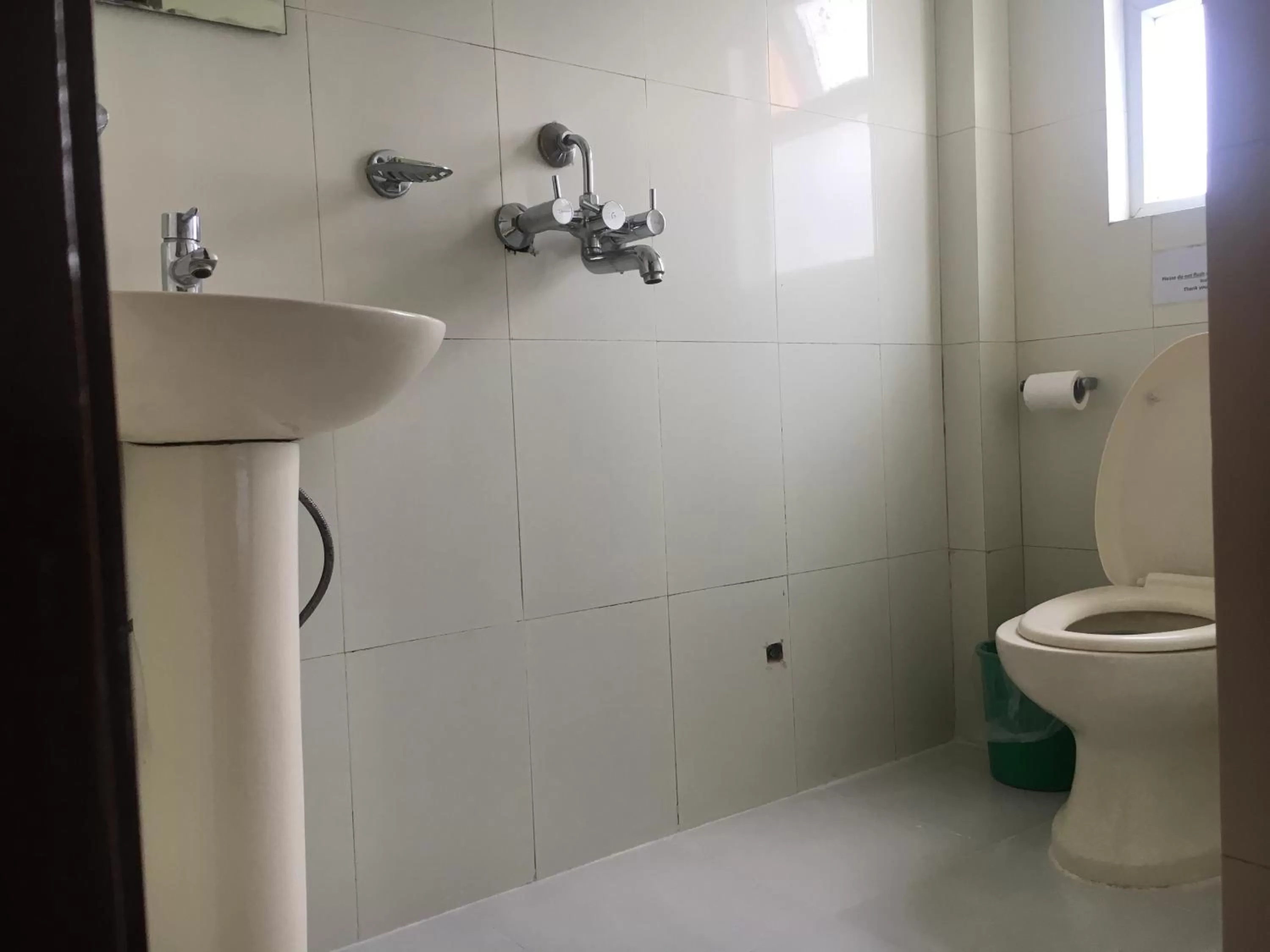 Shower in Hotel Yambu kathmandu