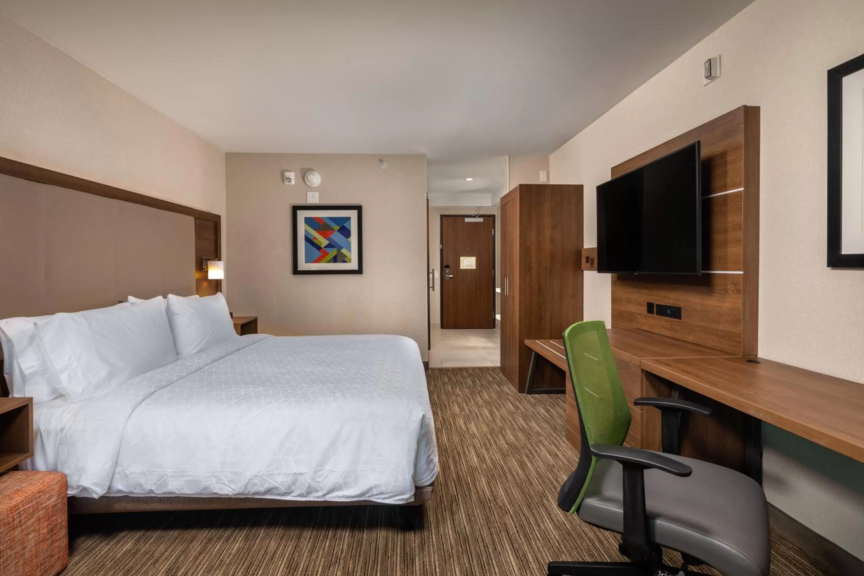 Photo of the whole room, Bed in Holiday Inn Express & Suites Chatsworth by IHG