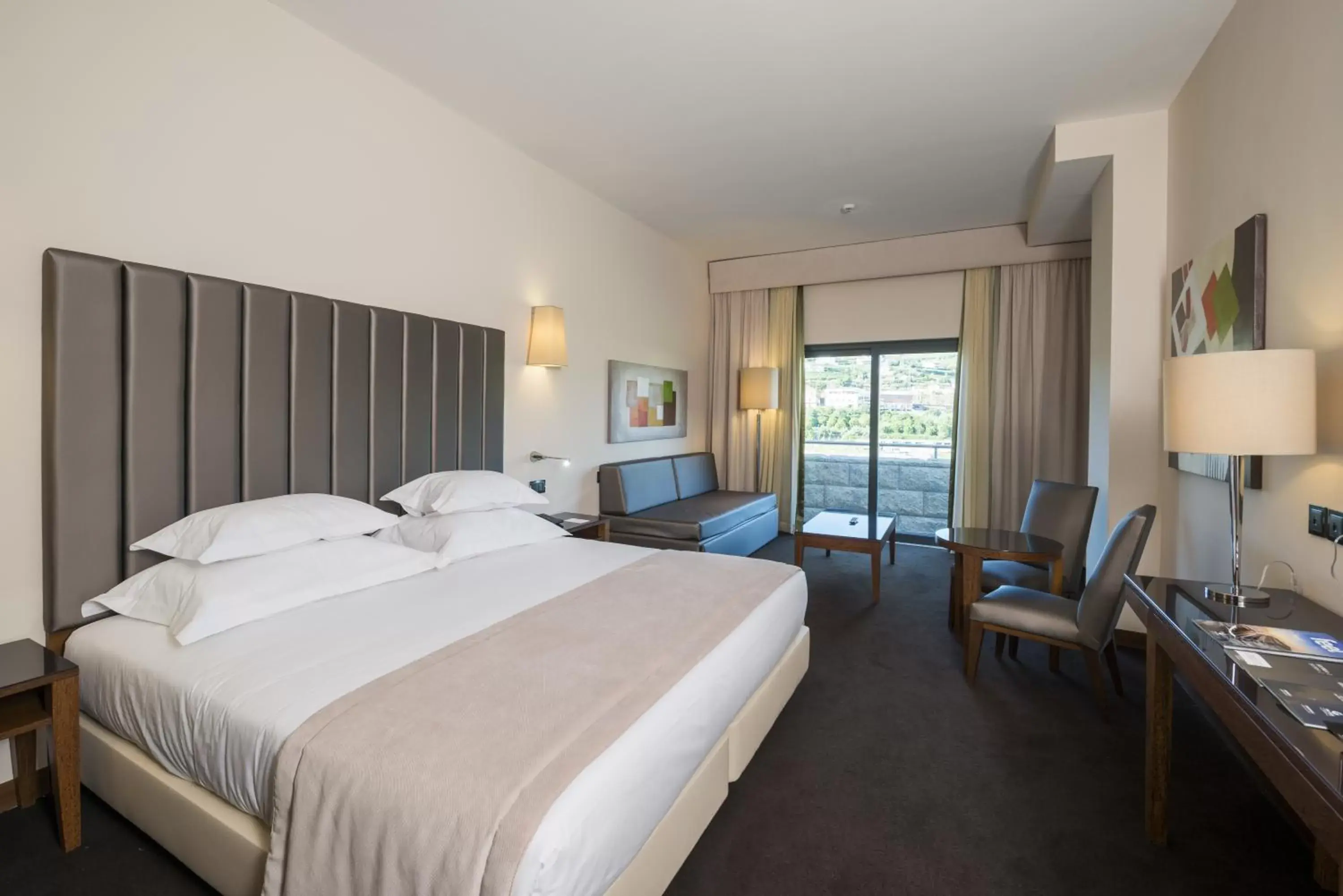 Family Room with River View in Vila Gale Collection Douro Family Room with River View in Vila Gale Collection Douro