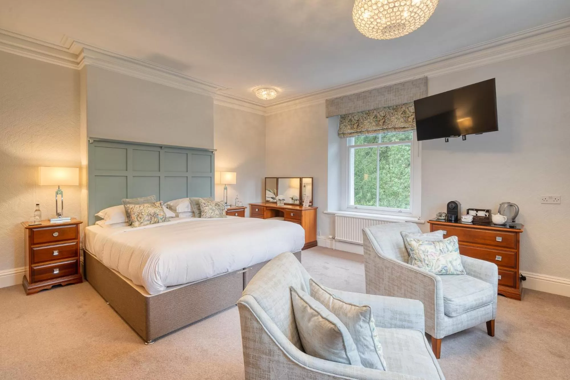 Bedroom in The Leathes Head Hotel