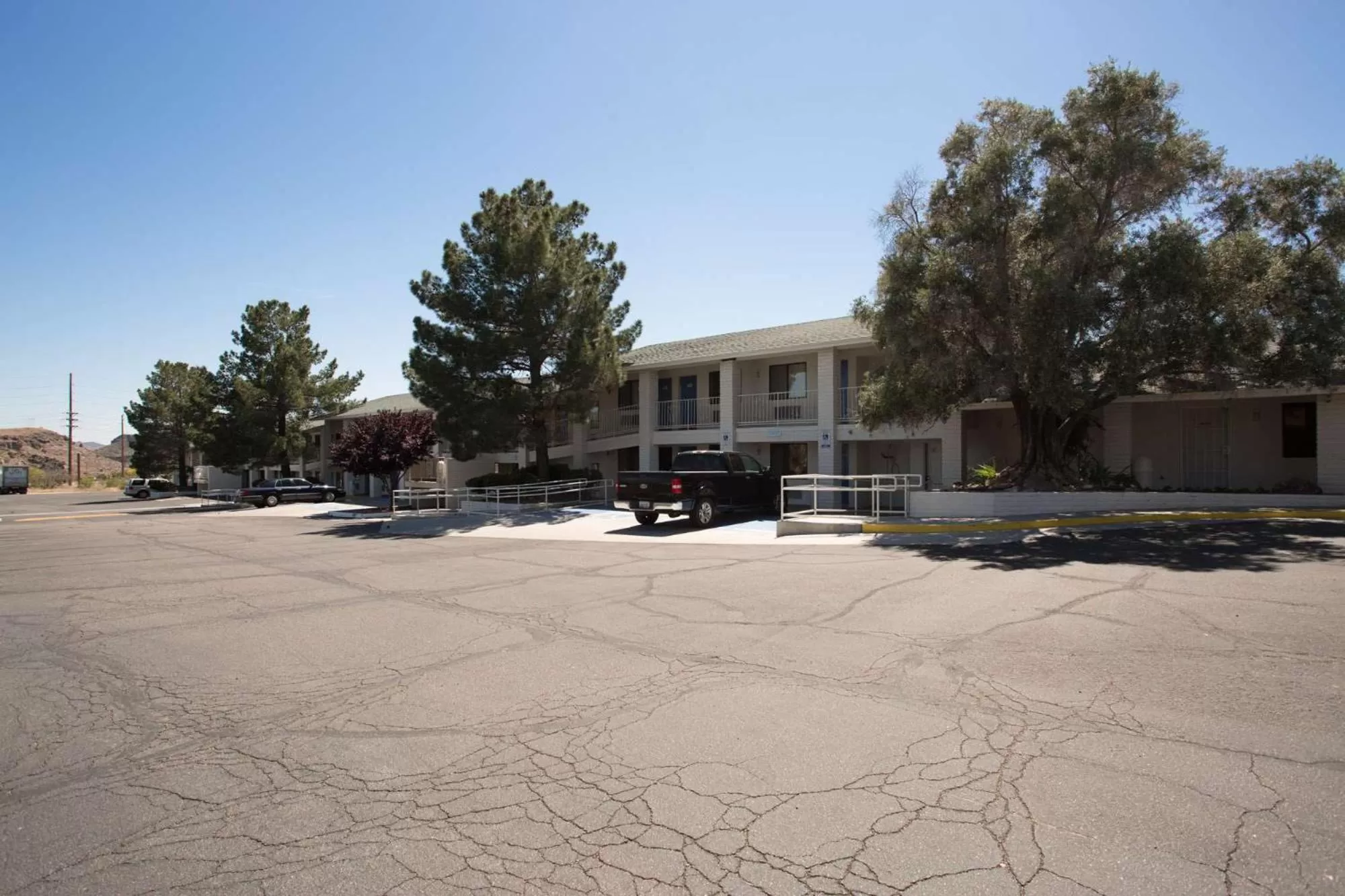 Property building in Motel 6-Kingman, AZ - Route 66 West