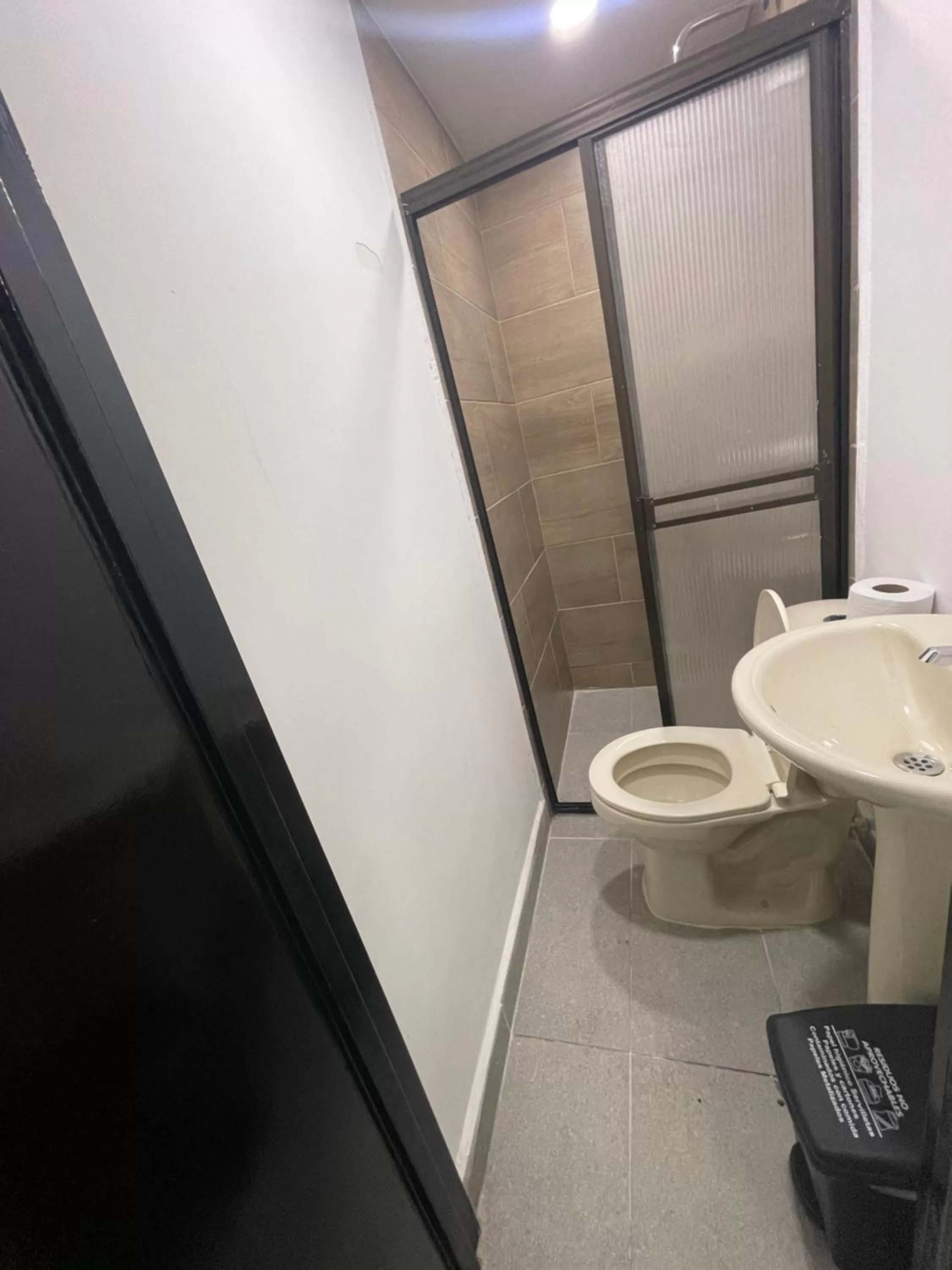 Toilet, Bathroom in Hotel De León Estadio