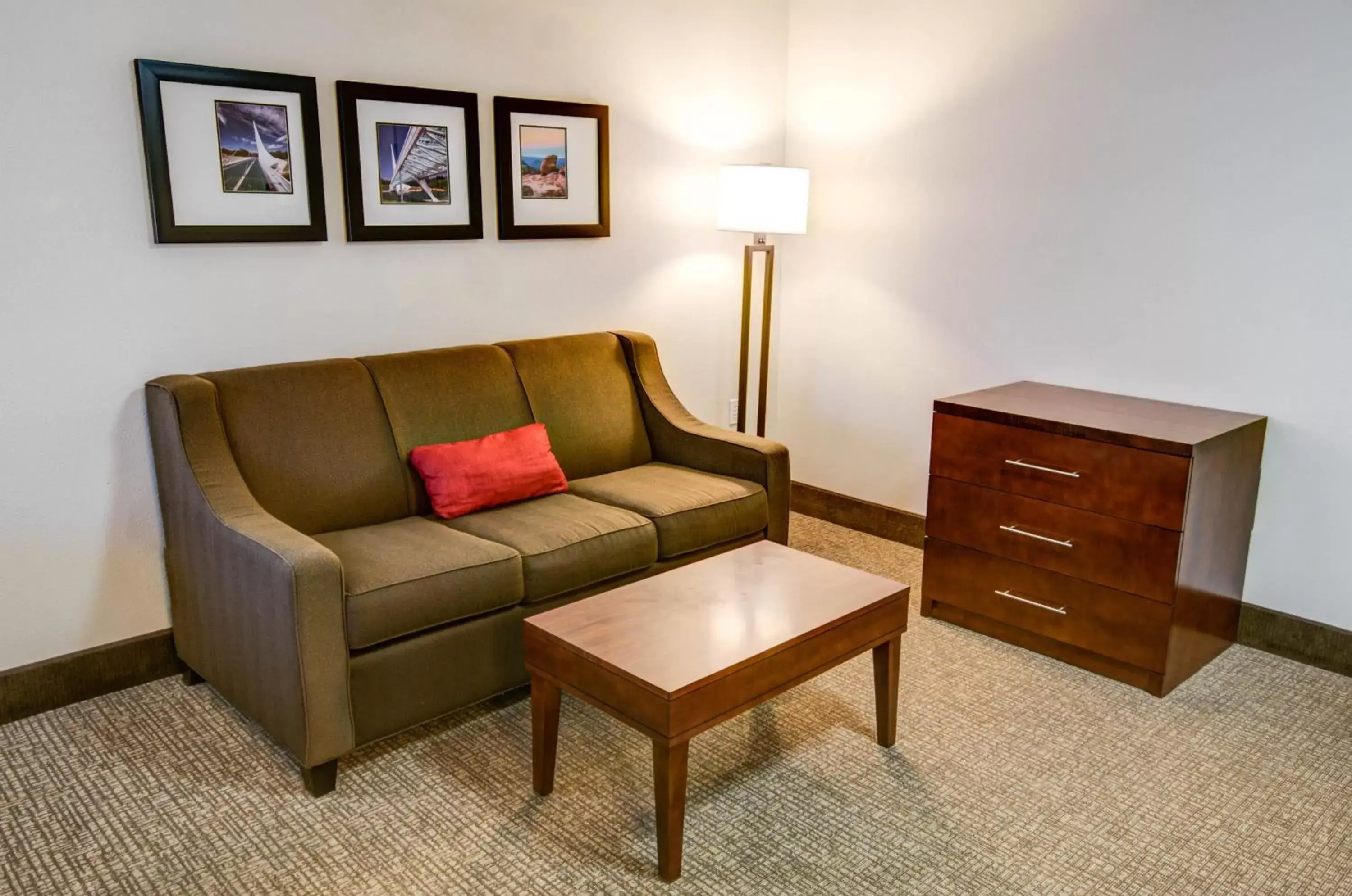 Queen Room with Two Queen Beds and Balcony - Non-Smoking in Comfort Inn Redding Near I-5 Queen Room with Two Queen Beds and Balcony - Non-Smoking in Comfort Inn Redding Near I-5