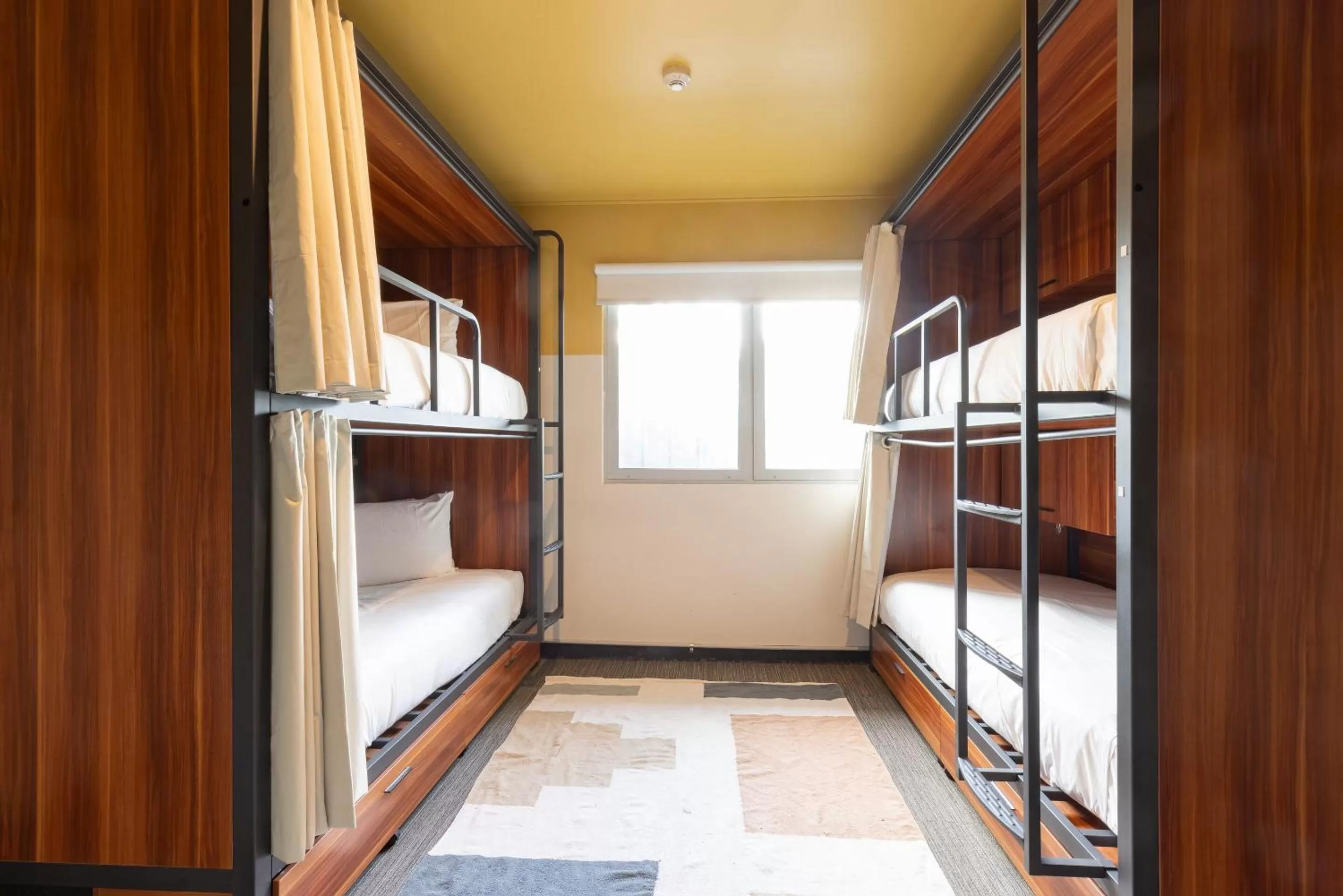 Bedroom, Bed in Roamer Brisbane