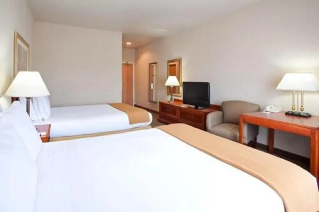 Queen Room with Two Queen Beds - Mobility Access Tub/Non-Smoking in Holiday Inn Express Hotel & Suites Columbus Southeast Groveport, an IHG Hotel