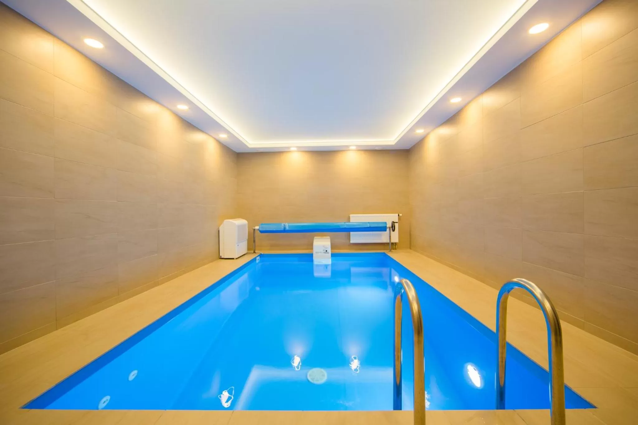 Sauna, Swimming Pool in Hotel - Bar Grafaite