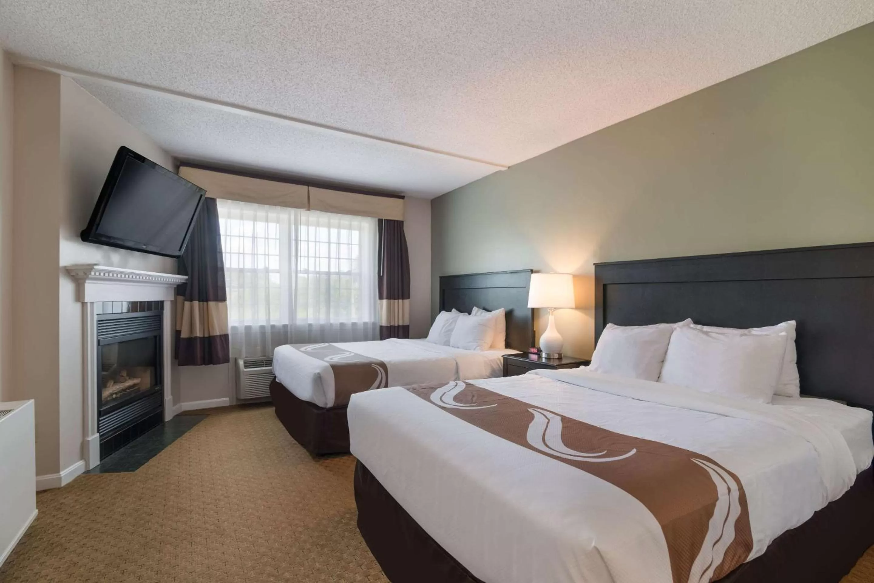 Photo of the whole room, Bed in Quality Inn & Suites Auburn I-95