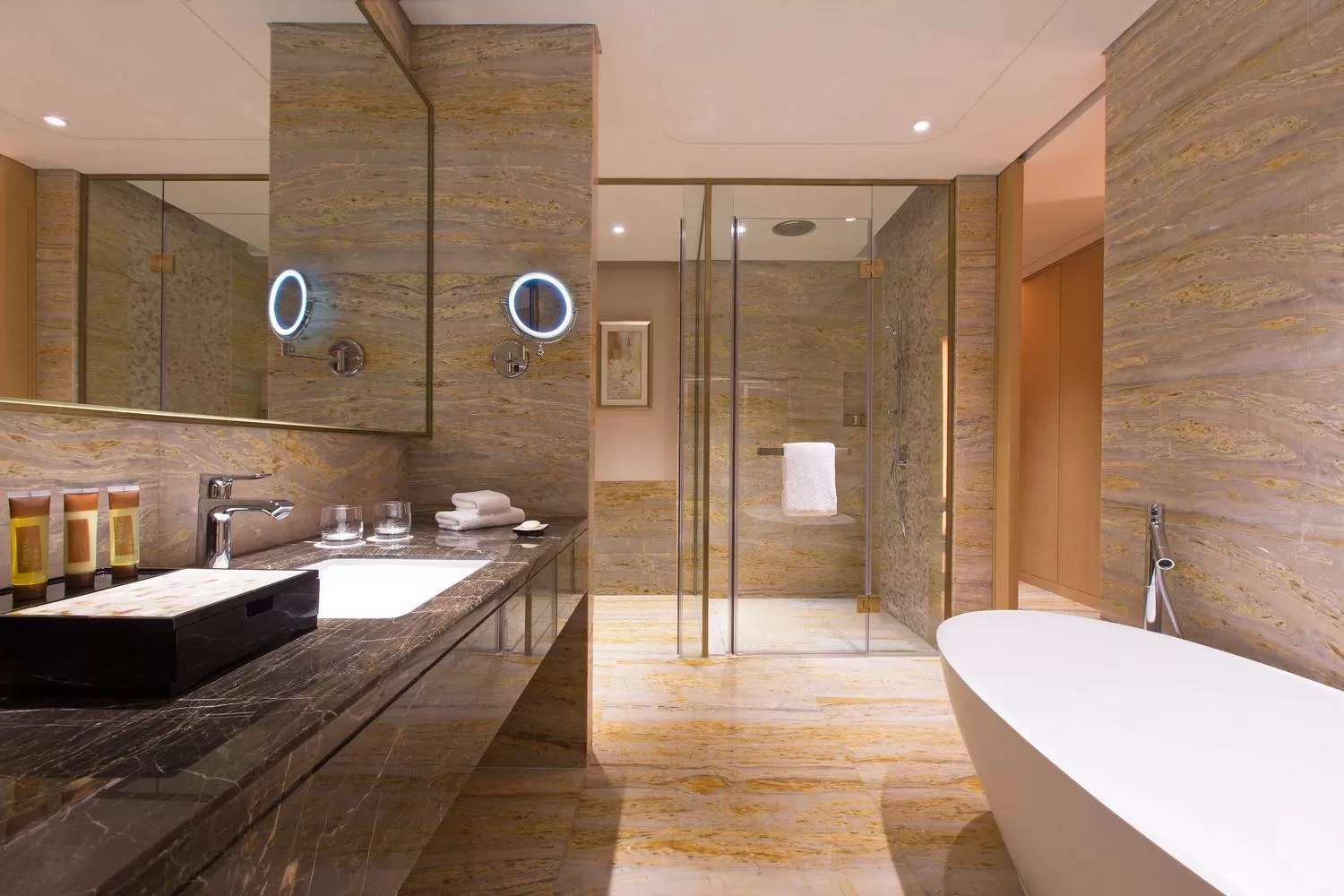 Shower in Sheraton Zhanjiang Hotel
