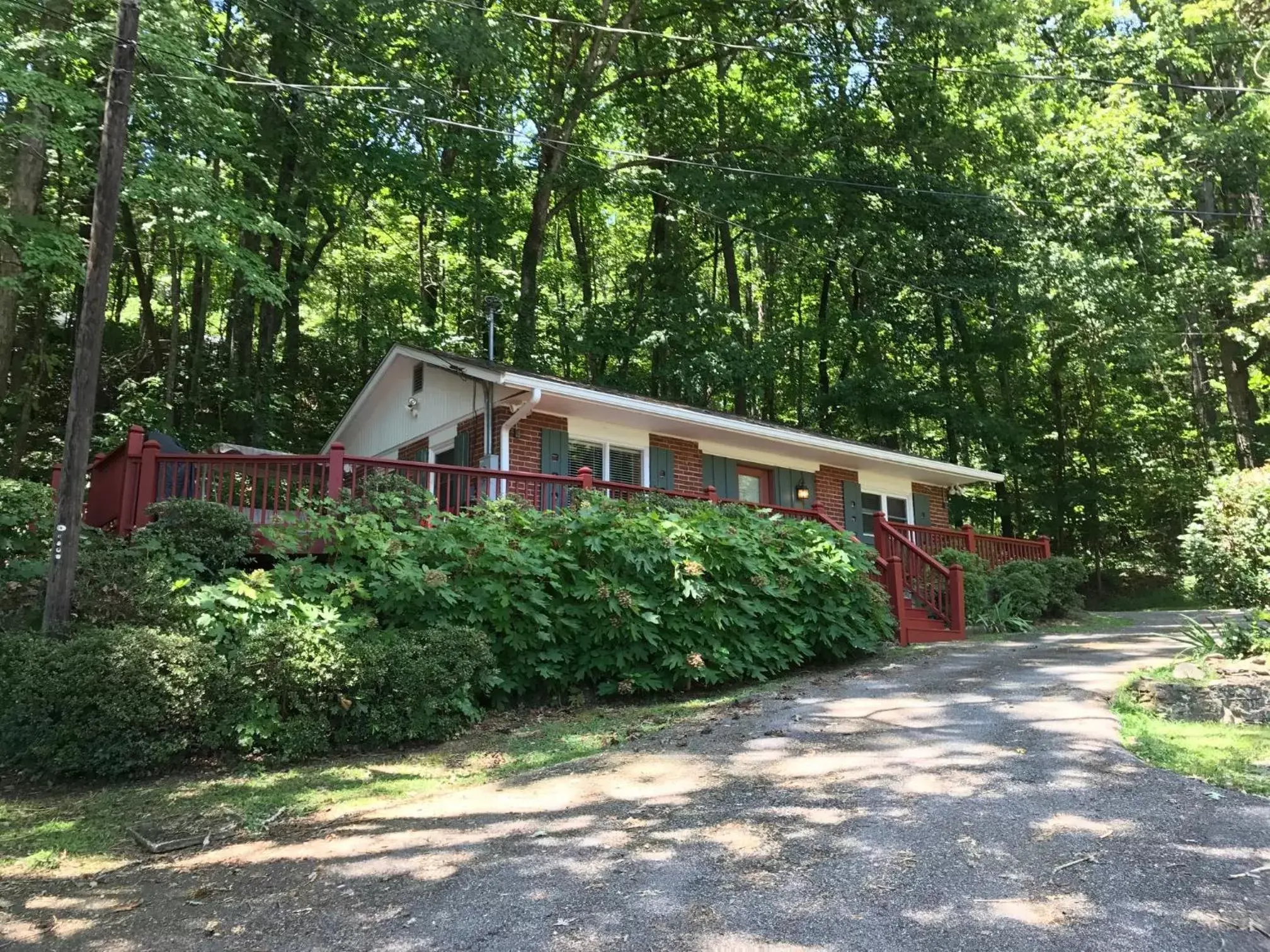 Two-Bedroom Cottage with Garden View in Mountain Aire Cottages, Inn, & Glamping Two-Bedroom Cottage with Garden View in Mountain Aire Cottages, Inn, & Glamping