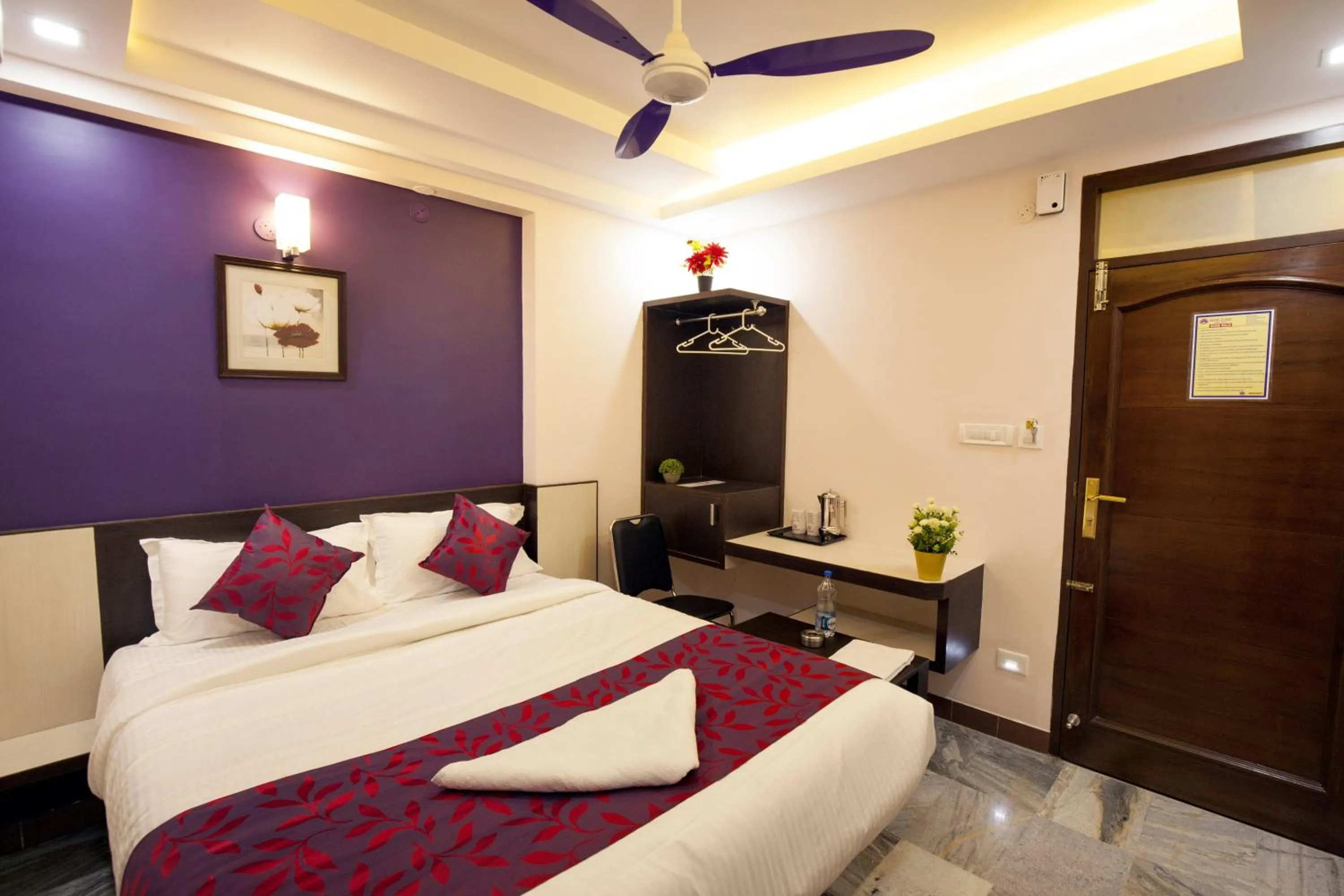 Bedroom, Bed in Hotel Lotus