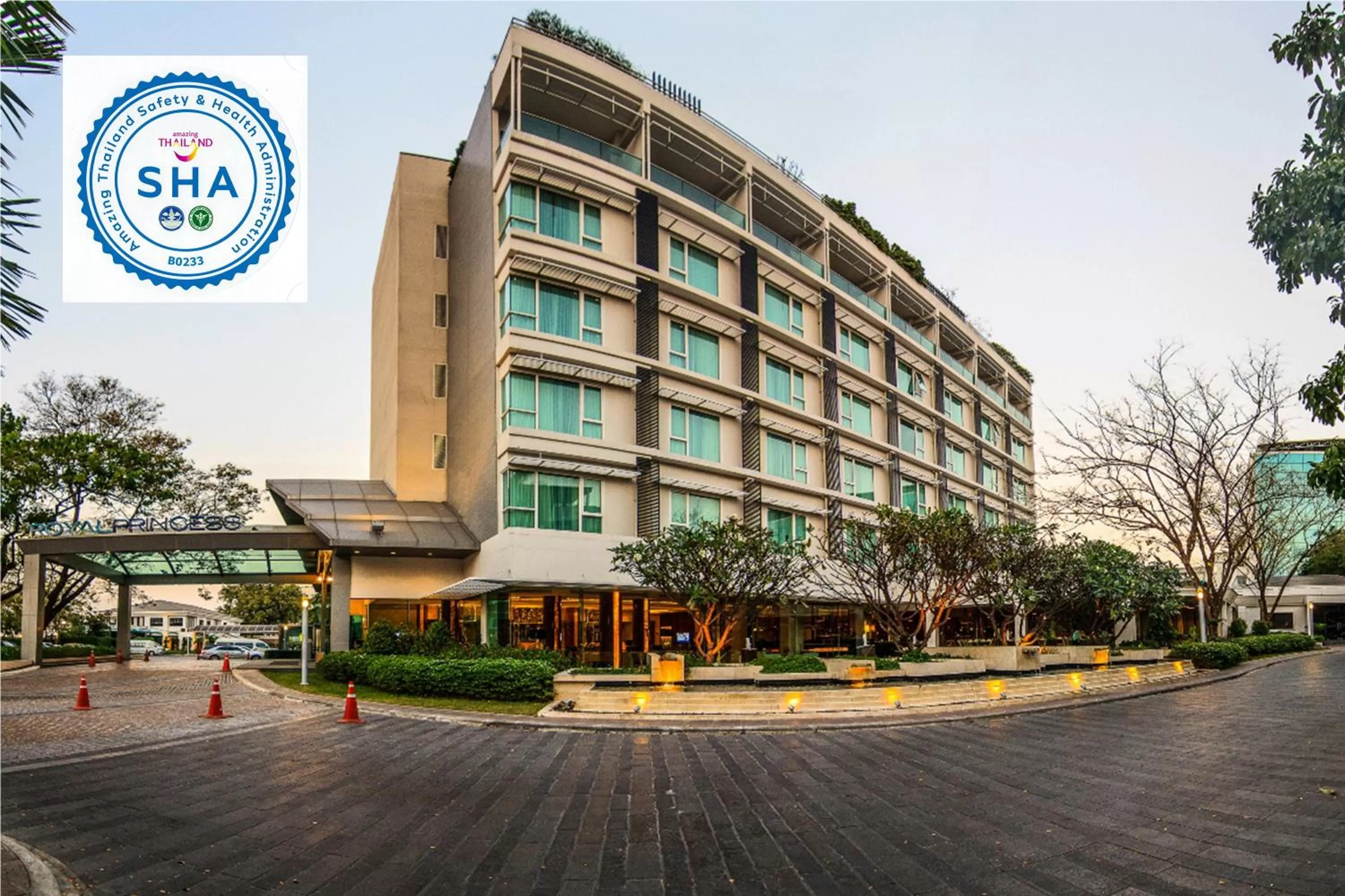 Property building in Royal Princess Larn Luang - SHA Extra Plus