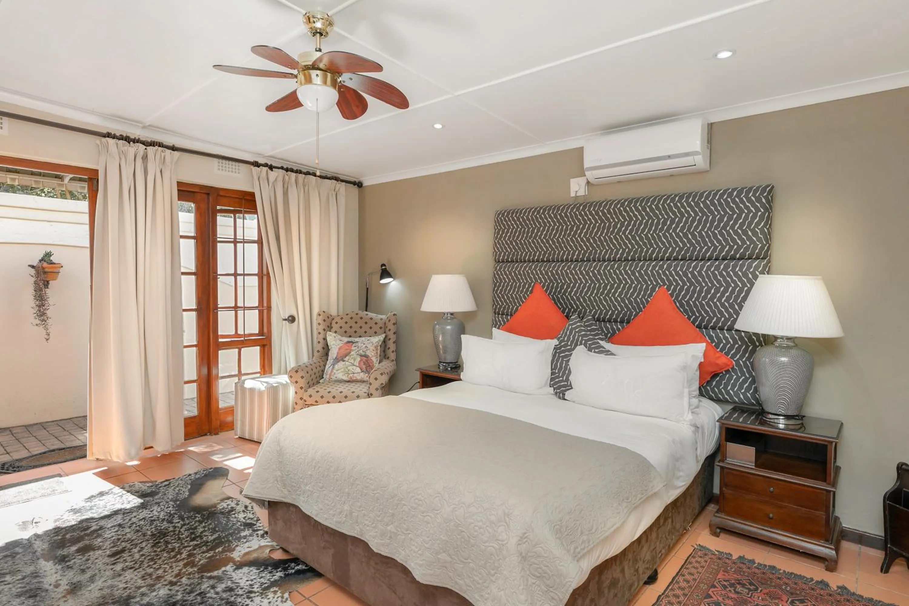 Bedroom, Bed in Arum Guest House