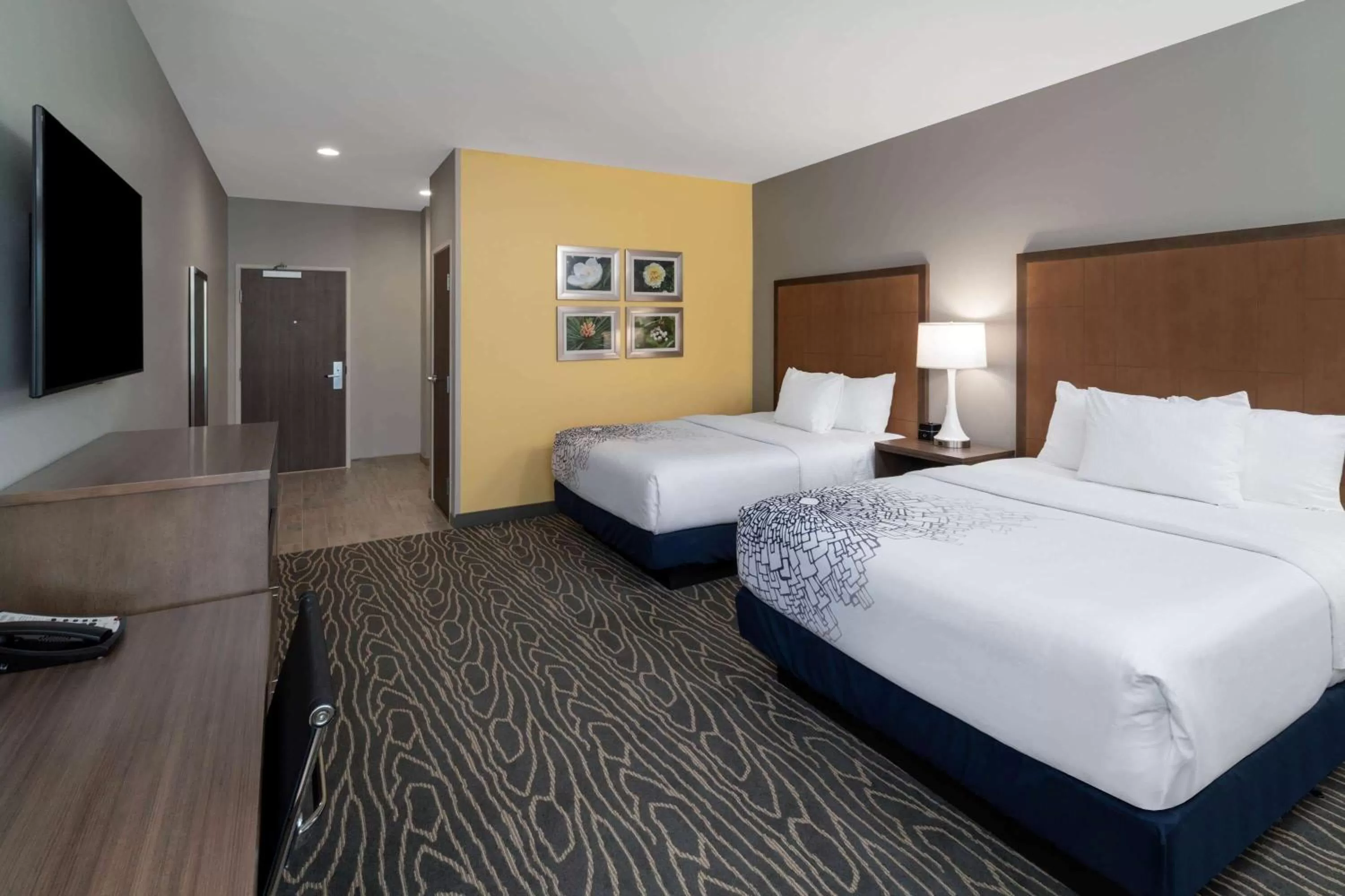 Photo of the whole room, Bed in La Quinta Inn & Suites by Wyndham Tifton