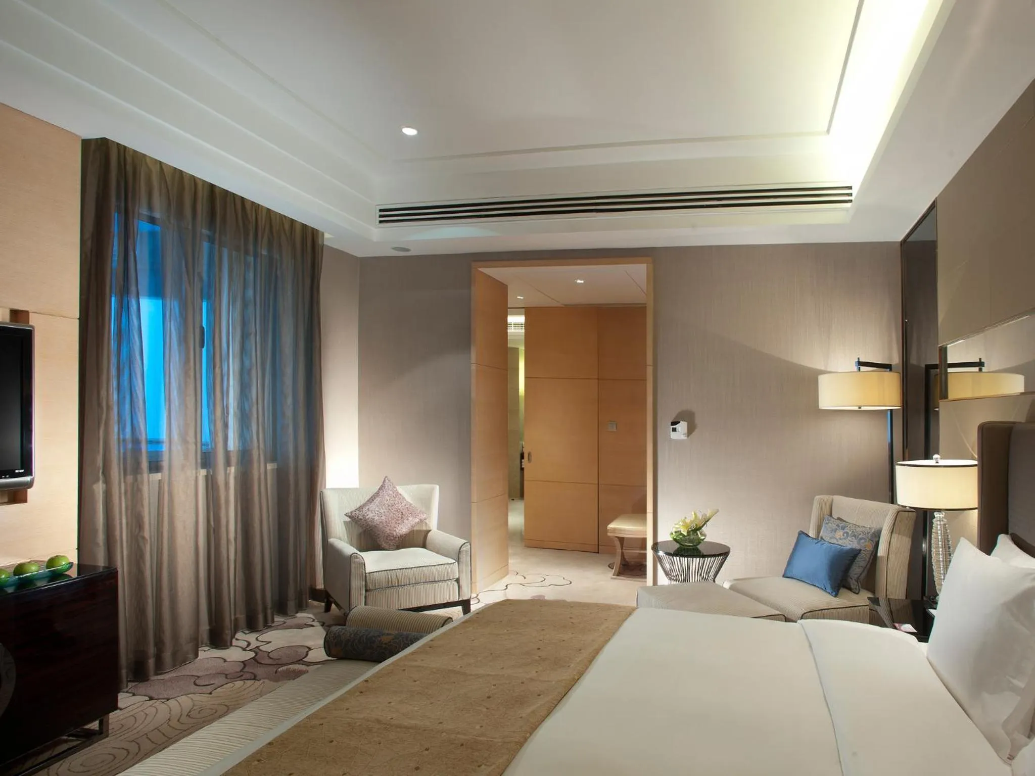 Bedroom, Bed in Crowne Plaza Xi'an by IHG