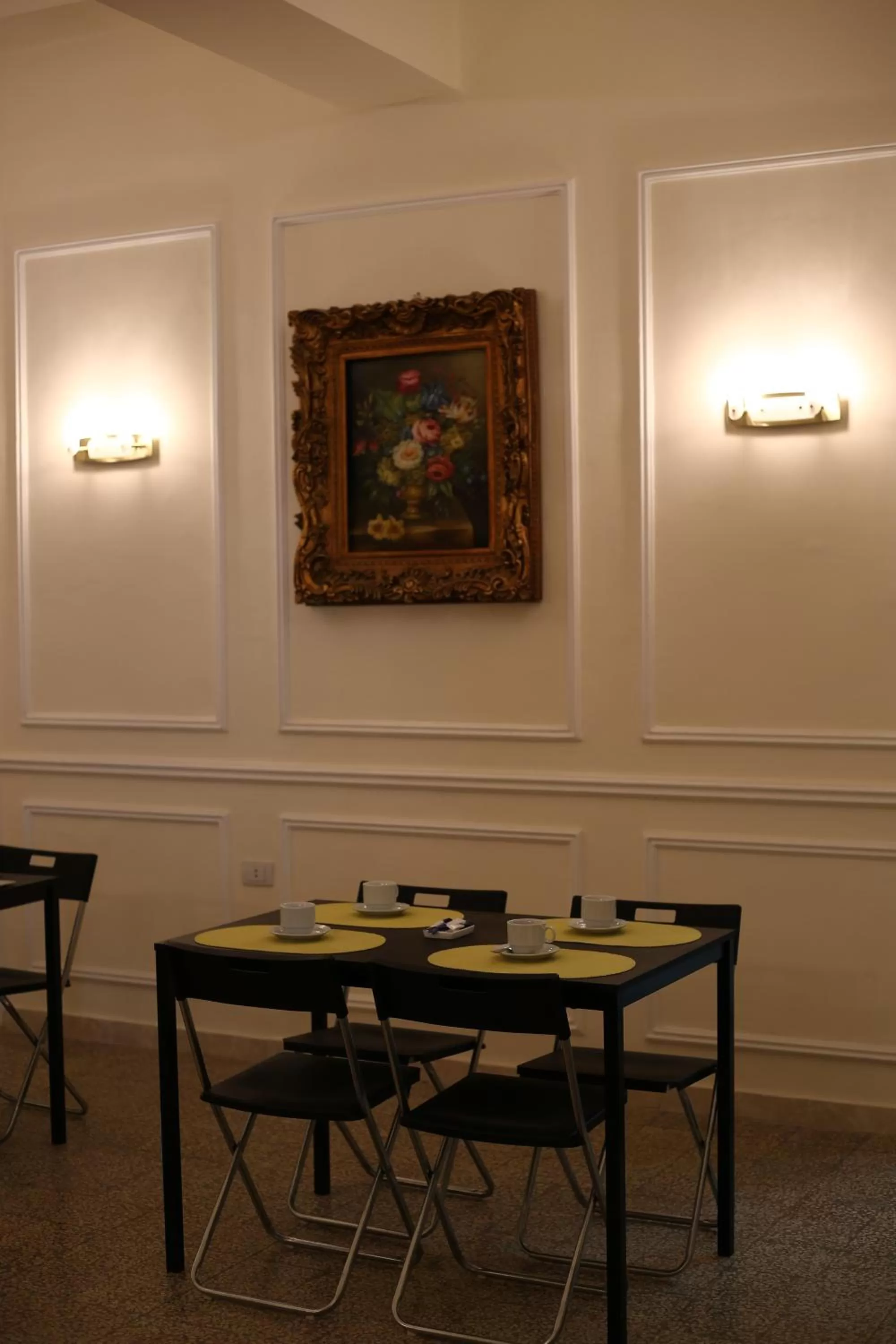 Restaurant/places to eat in City Citadel Hotel,Amman