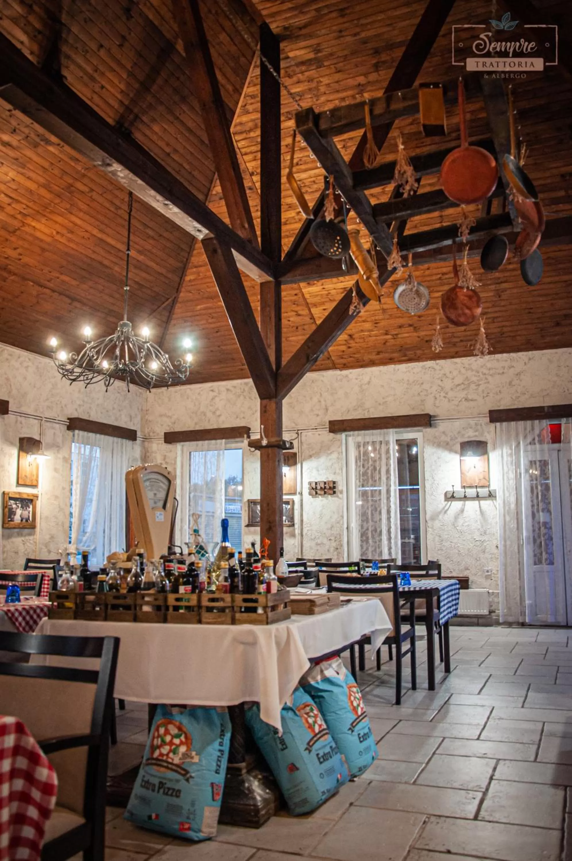 Restaurant/Places to Eat in Sempre Étterem És Panzió