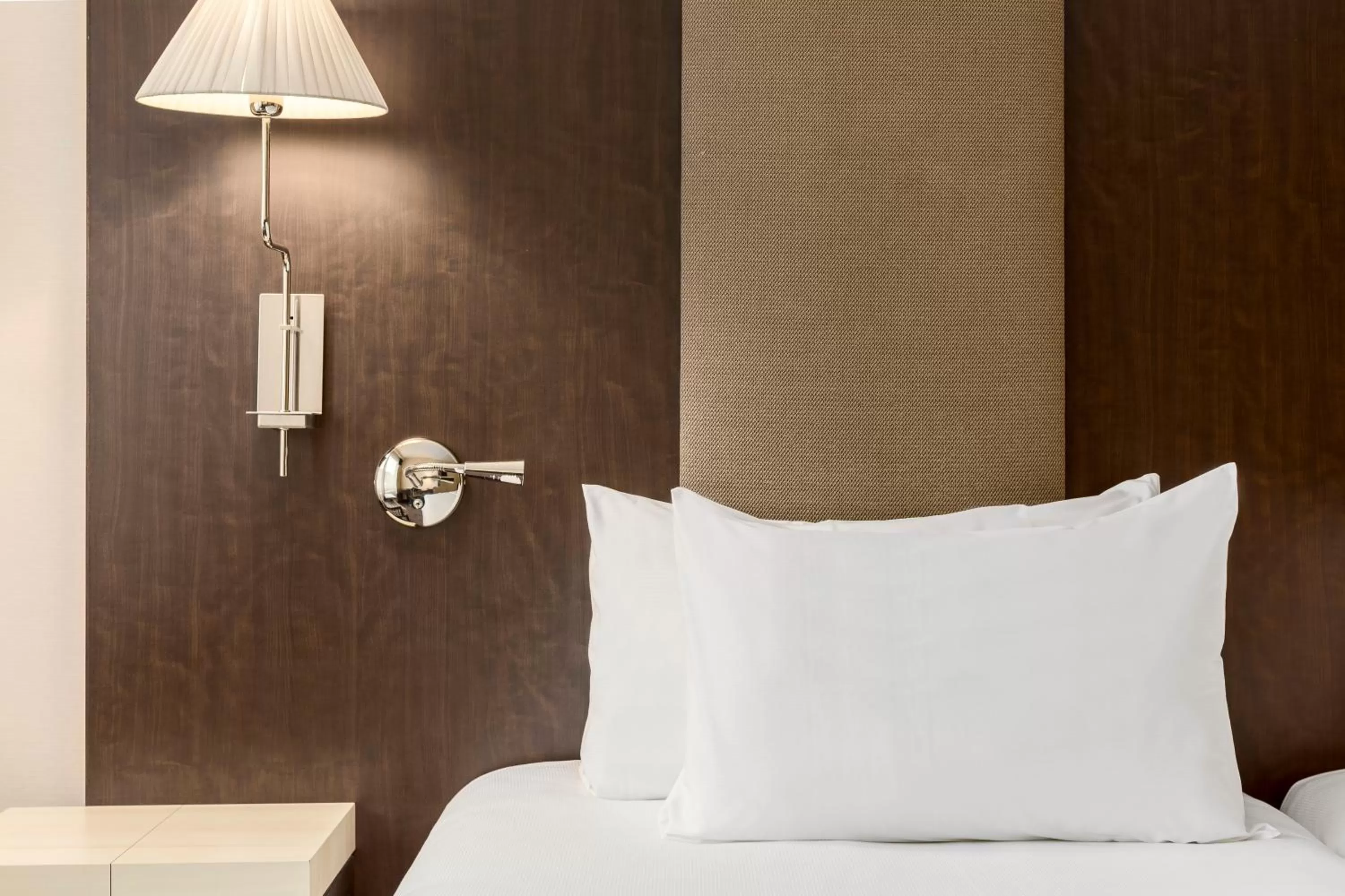 Bedroom, Bed in NH Coimbra Dona Ines