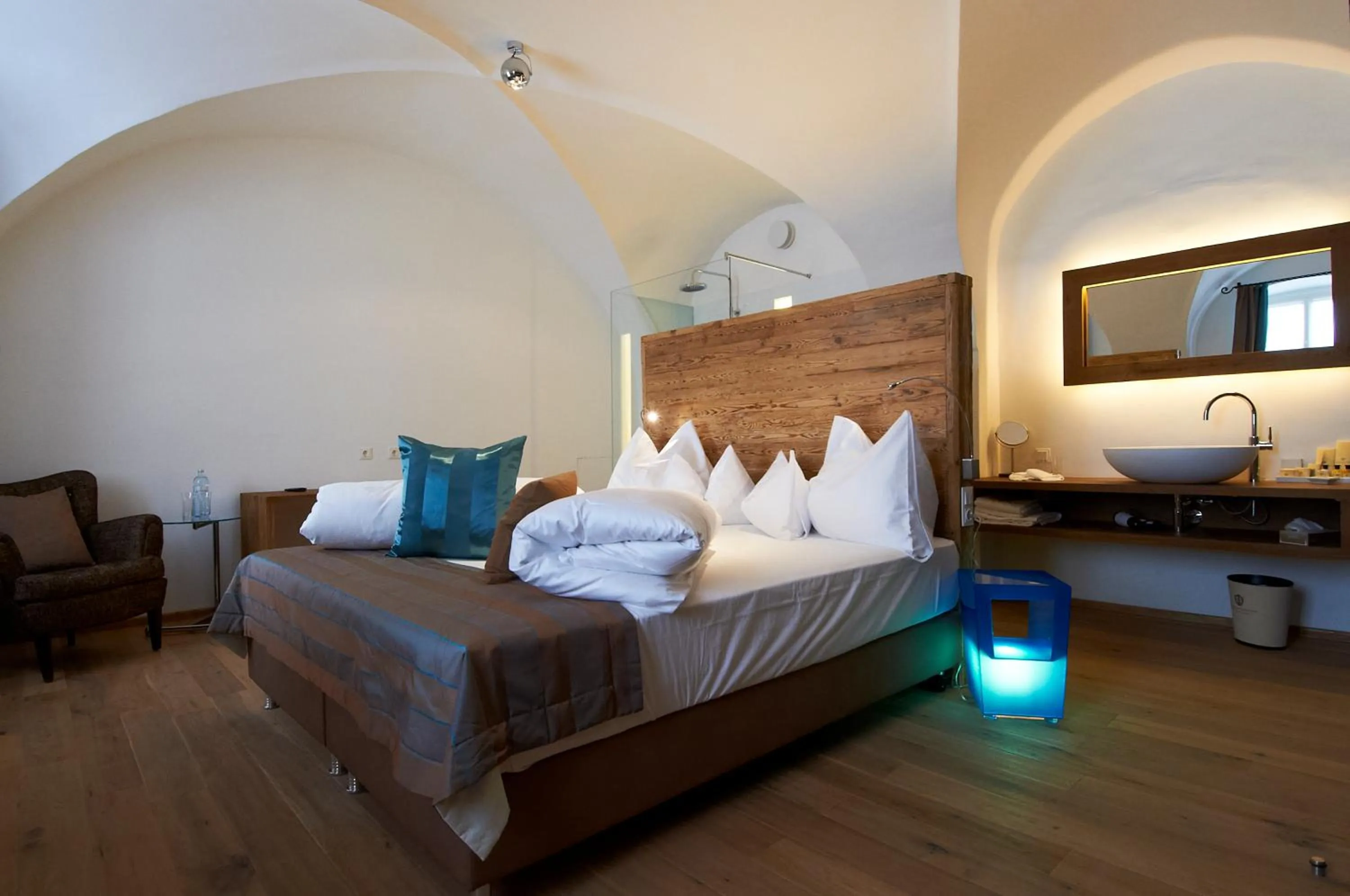 Bedroom, Bed in Hotel Landhaus Moserhof