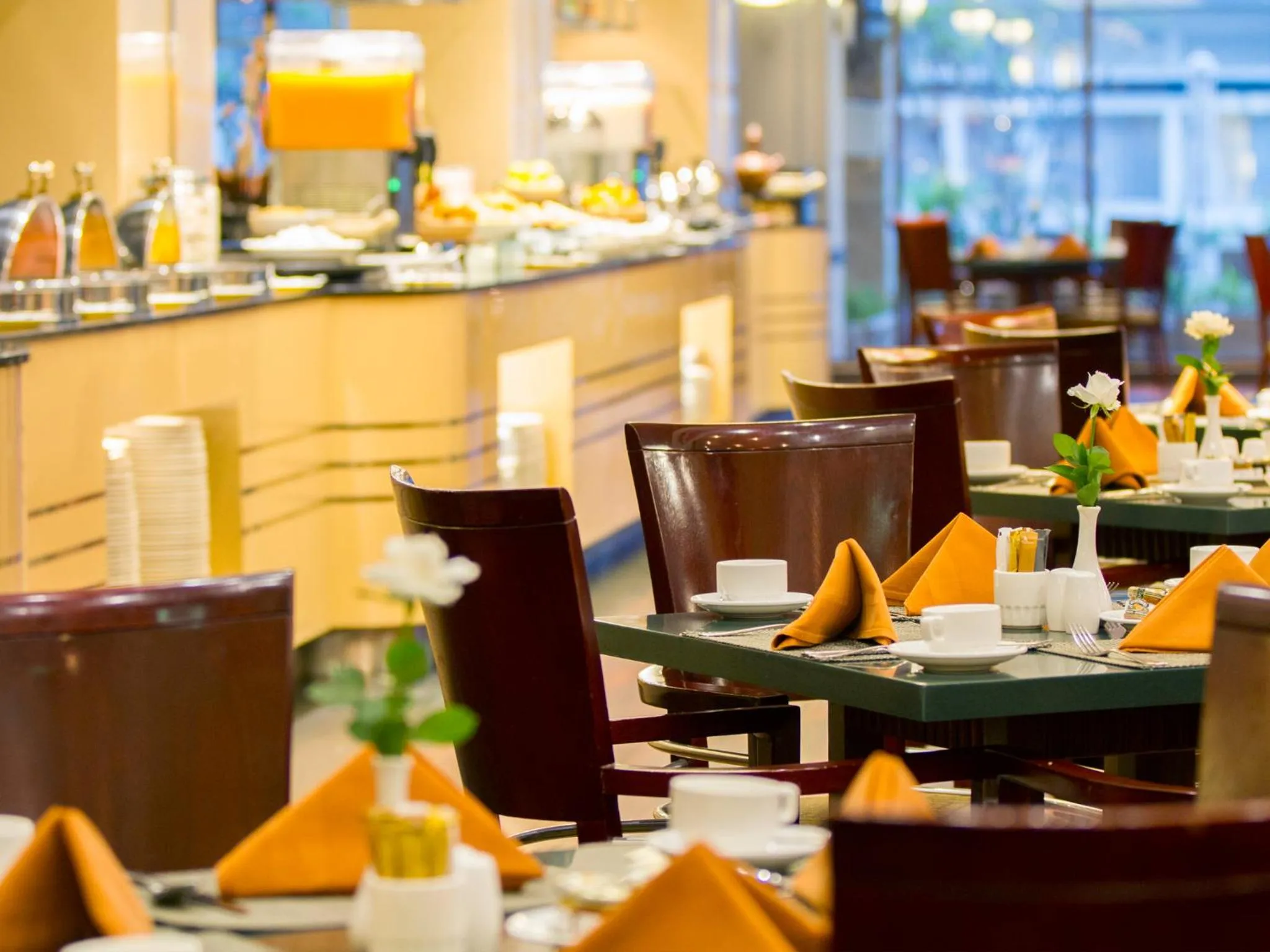 Restaurant/places to eat in Grand Hotel Preanger