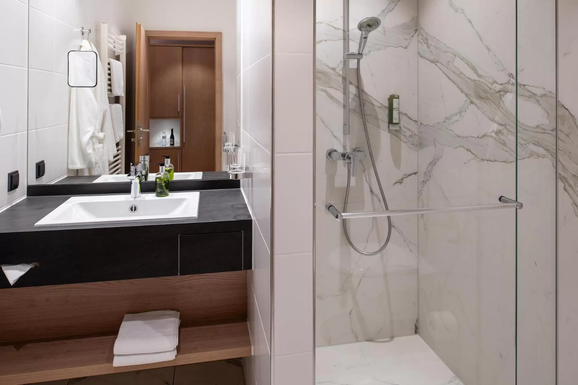 Shower in Hotel Turmhof