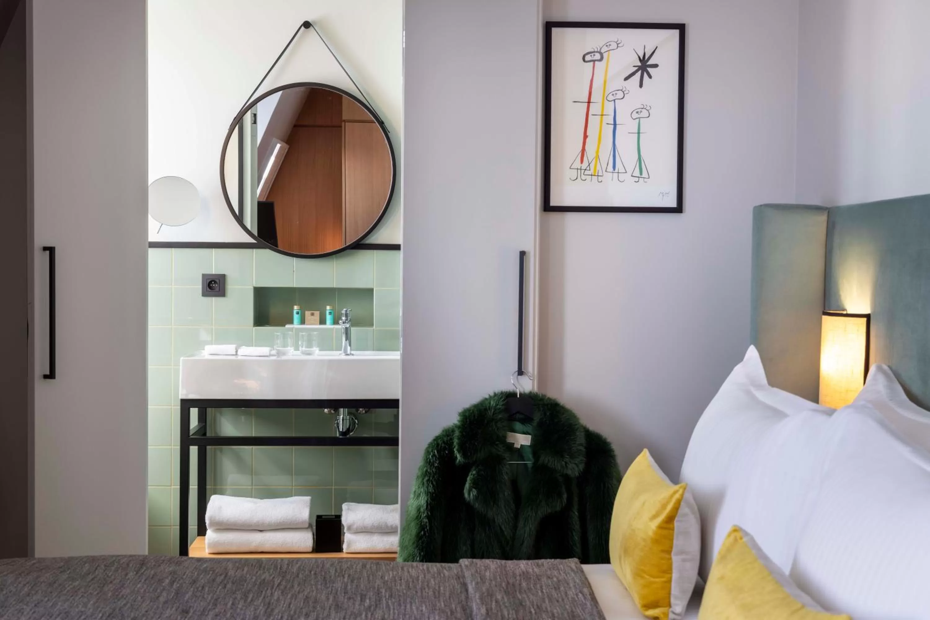 Bedroom, Bed in Hotel Le 37 Bis