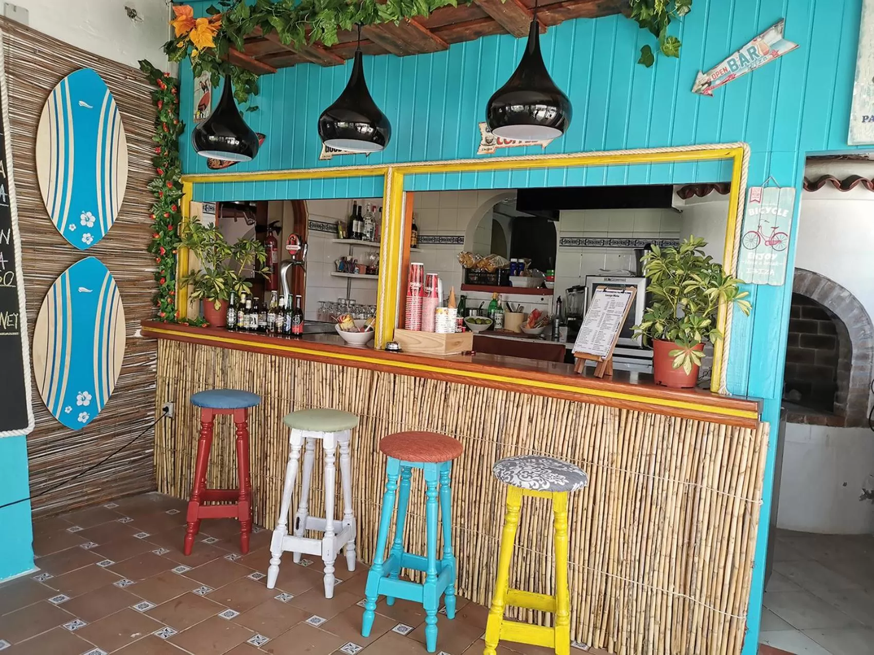 Restaurant/places to eat in Camelina Suites