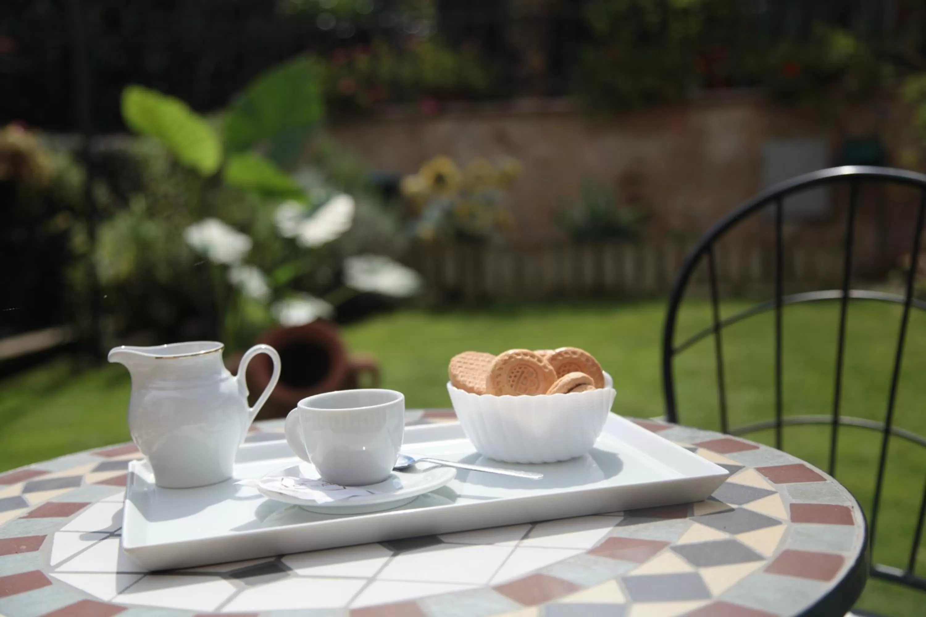Facade/entrance in Casa del Girasole