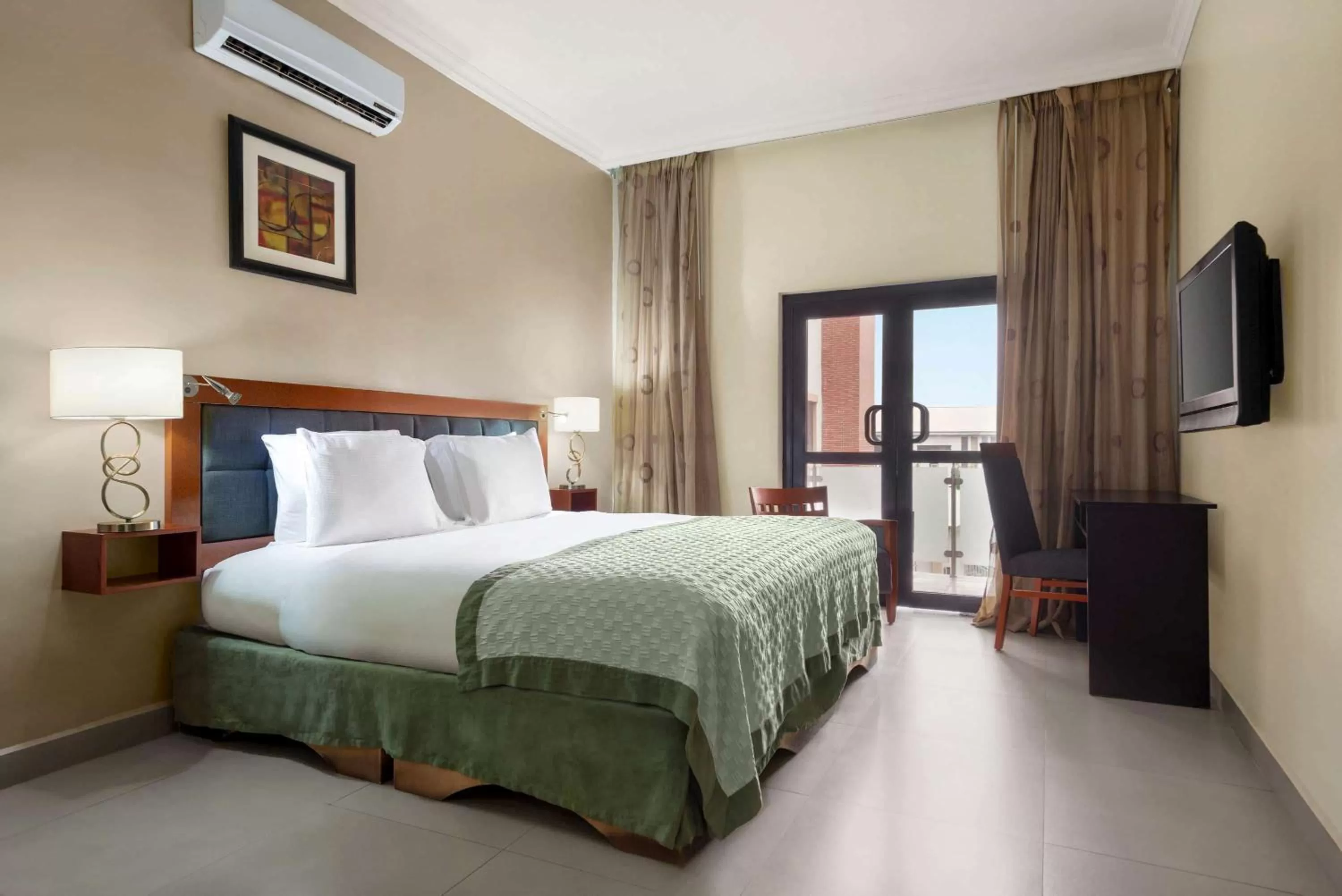 Photo of the whole room, Bed in Hawthorn Suites by Wyndham Abuja