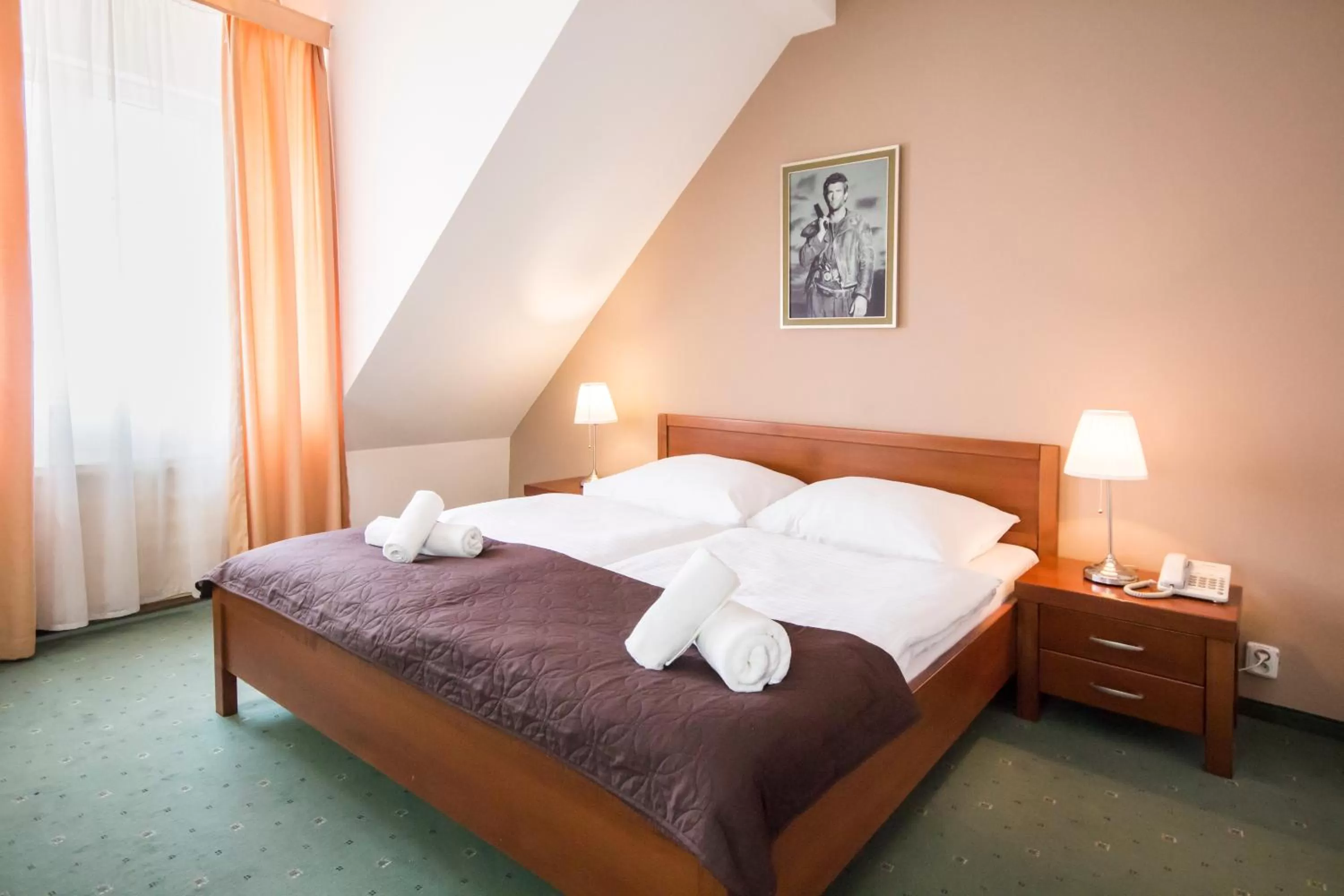 Bedroom, Bed in Film Hotel