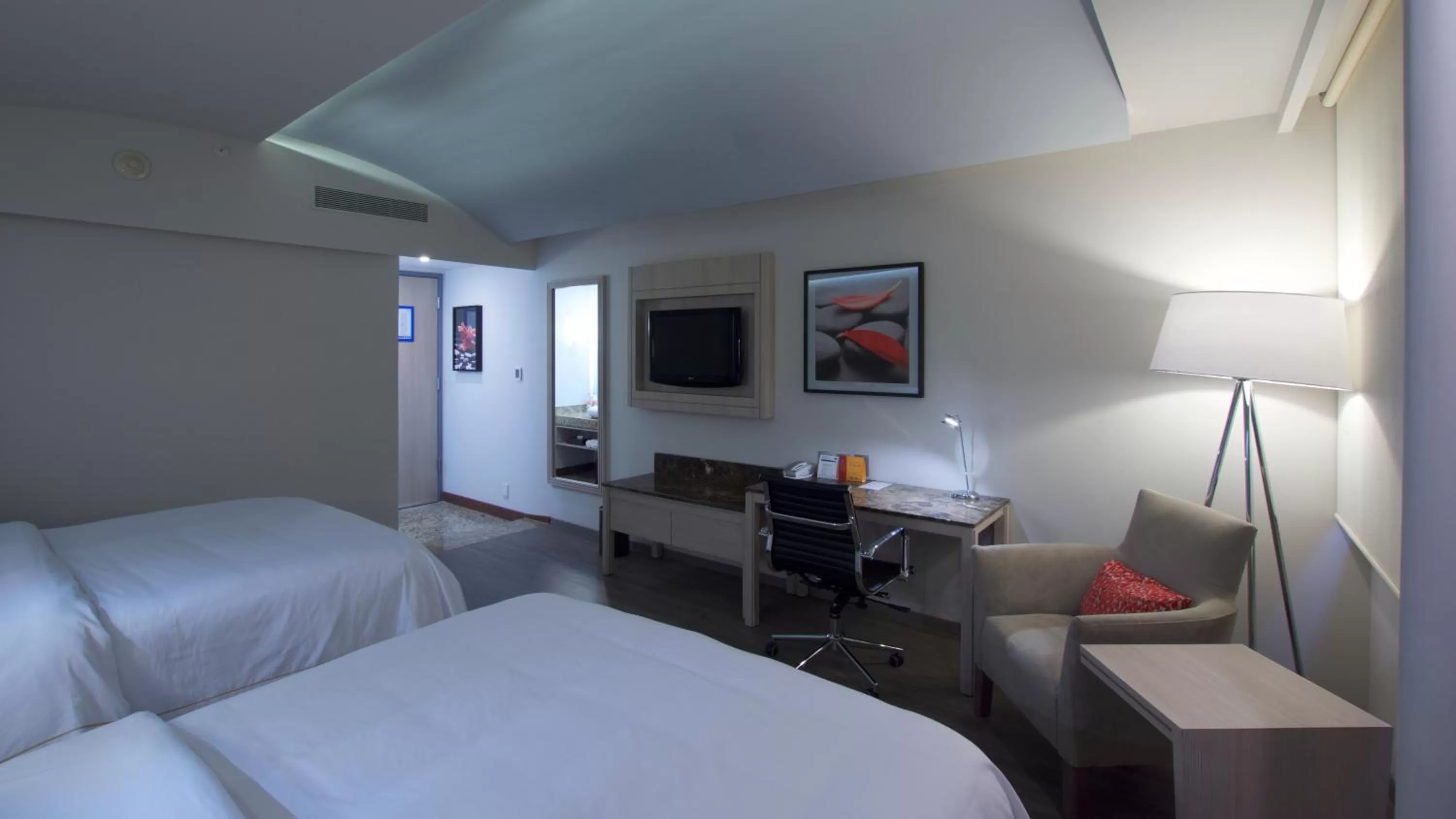 Decorative detail, Bed in Holiday Inn Express Mexico- Toreo by IHG