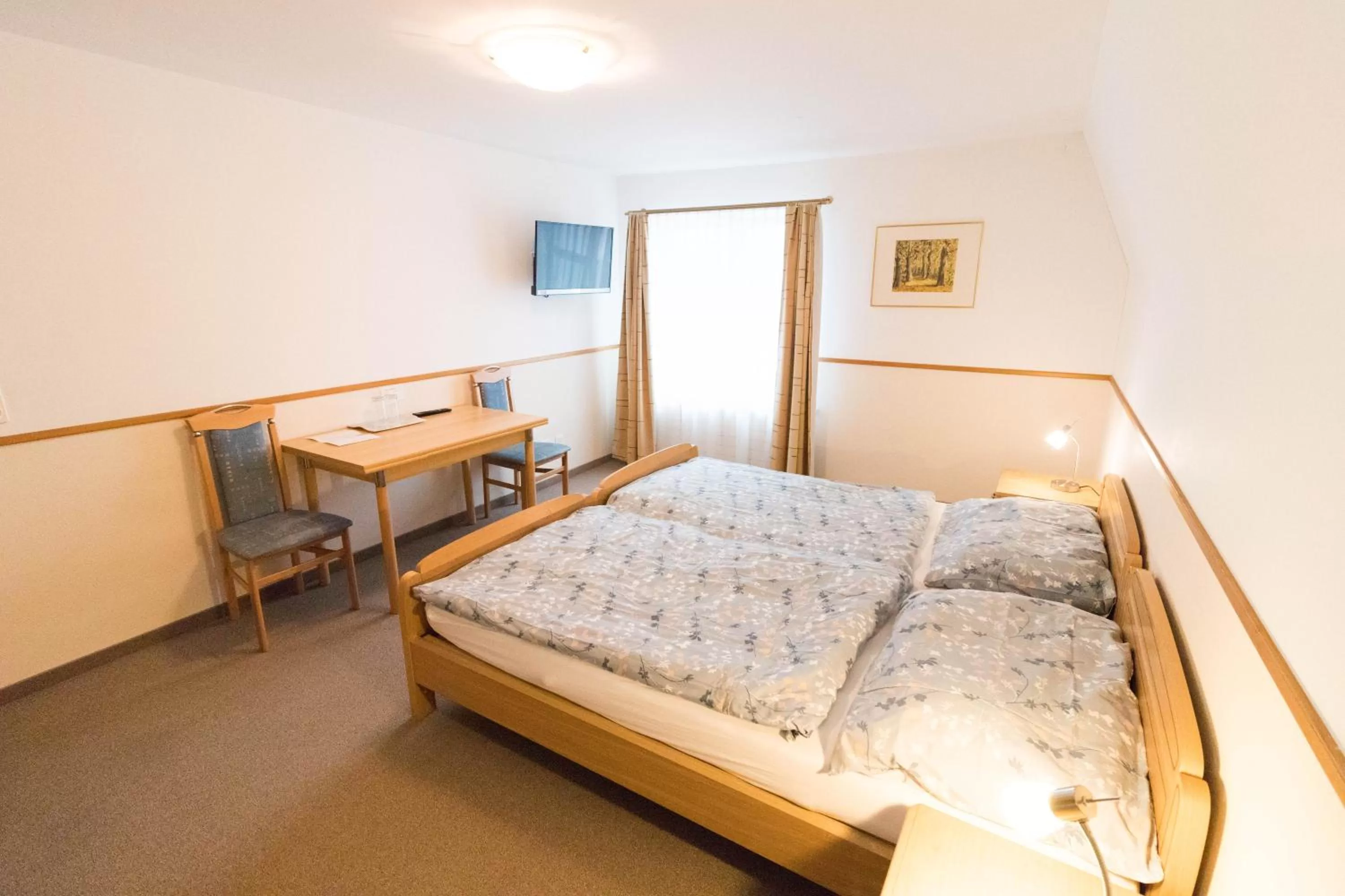 Bedroom, Bed in Gasthaus Ochsen