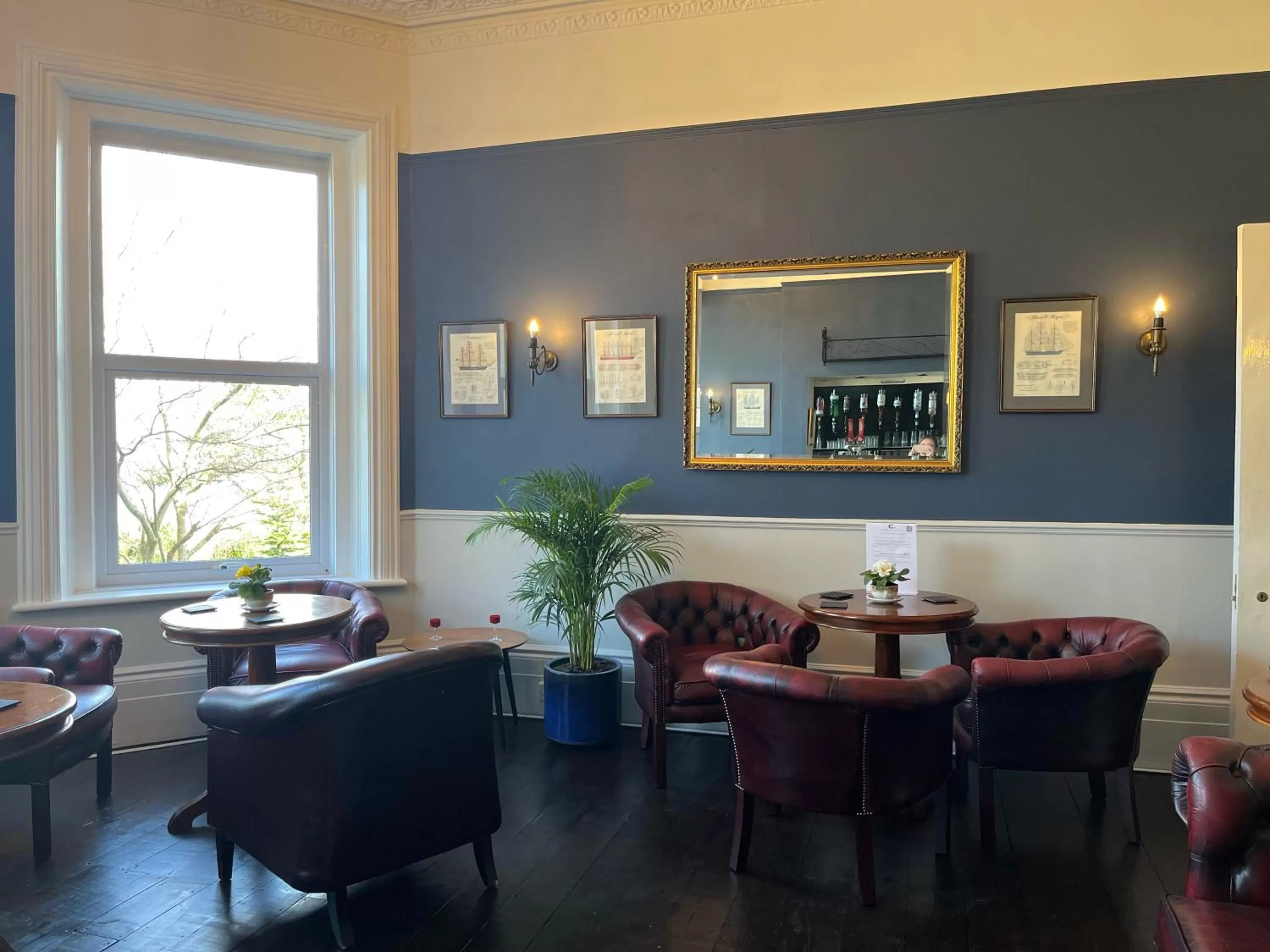 Restaurant/places to eat in Bourne Hall Country Hotel