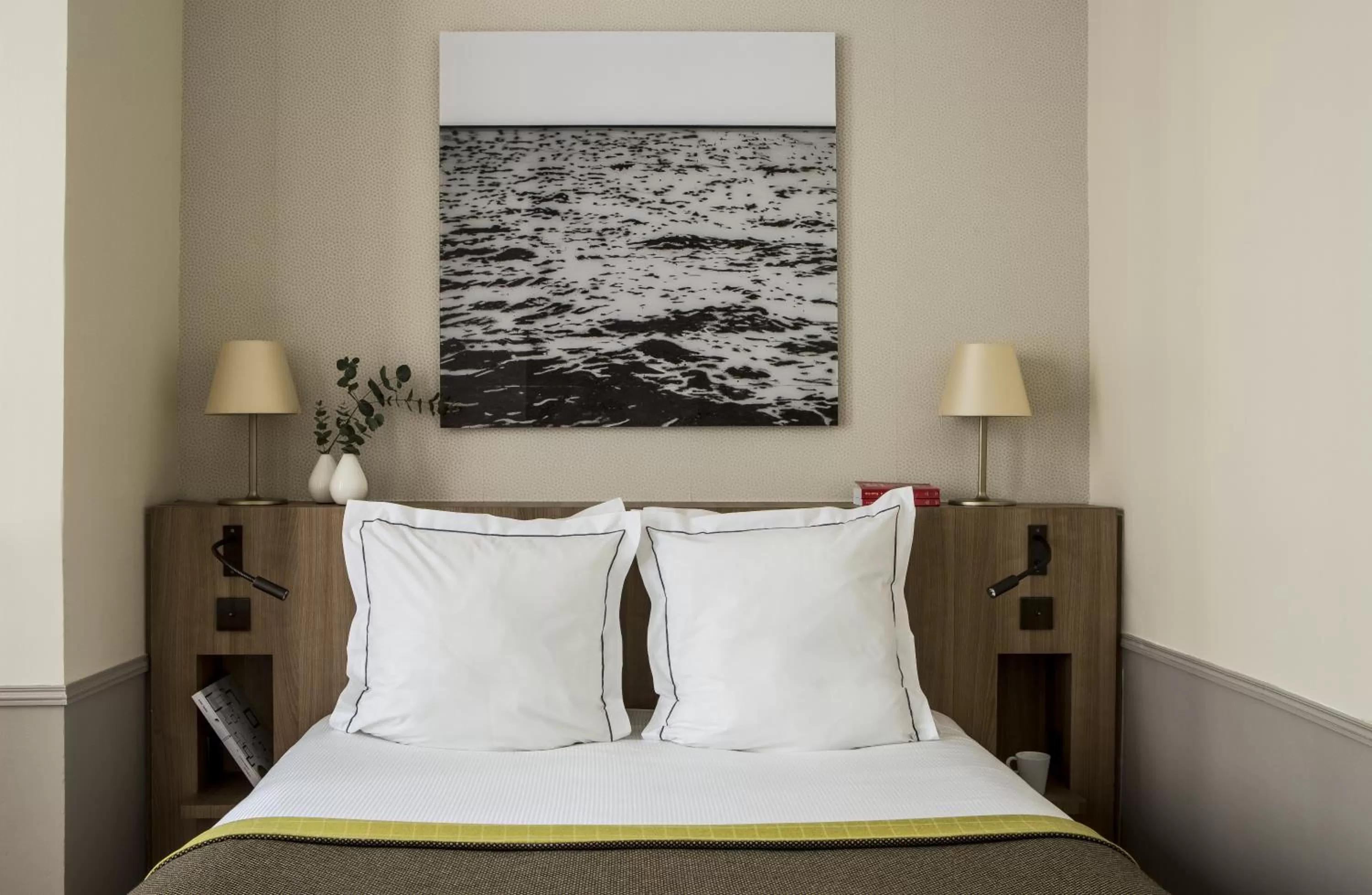 Bedroom, Bed in Hôtel de la Place du Louvre - Esprit de France