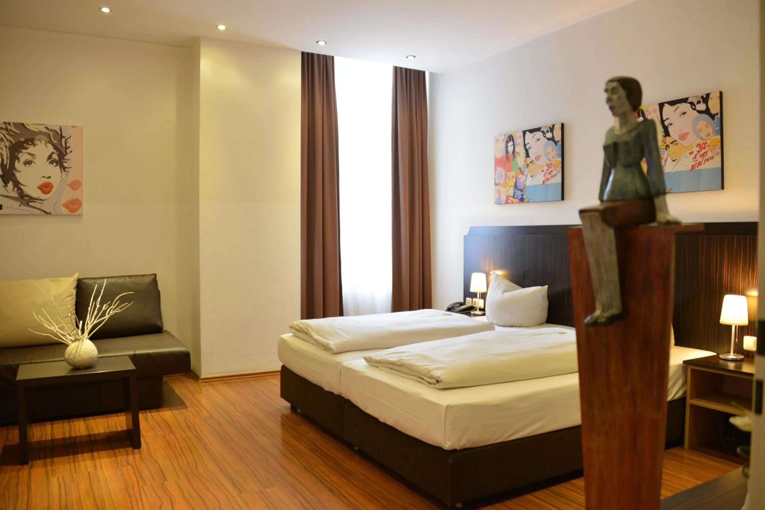 Photo of the whole room, Bed in Arthotel Munich