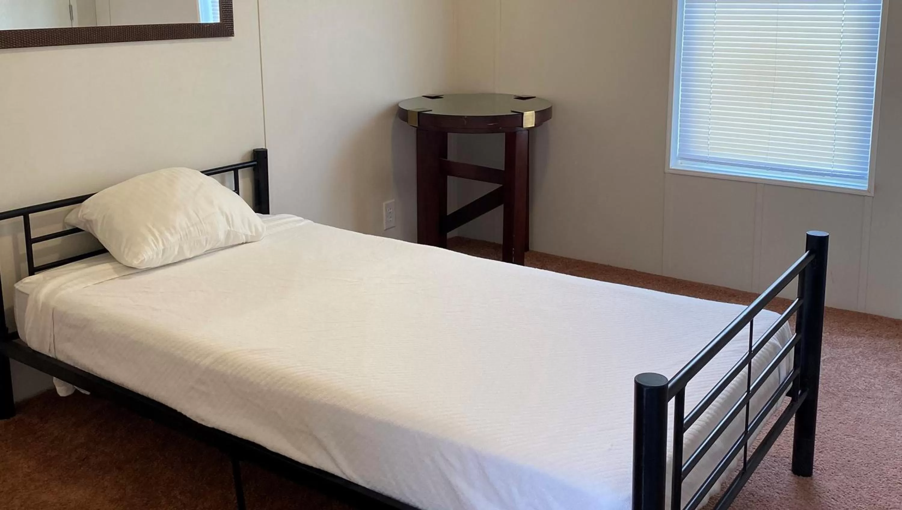 Photo of the whole room, Bed in Ticaboo Lodge