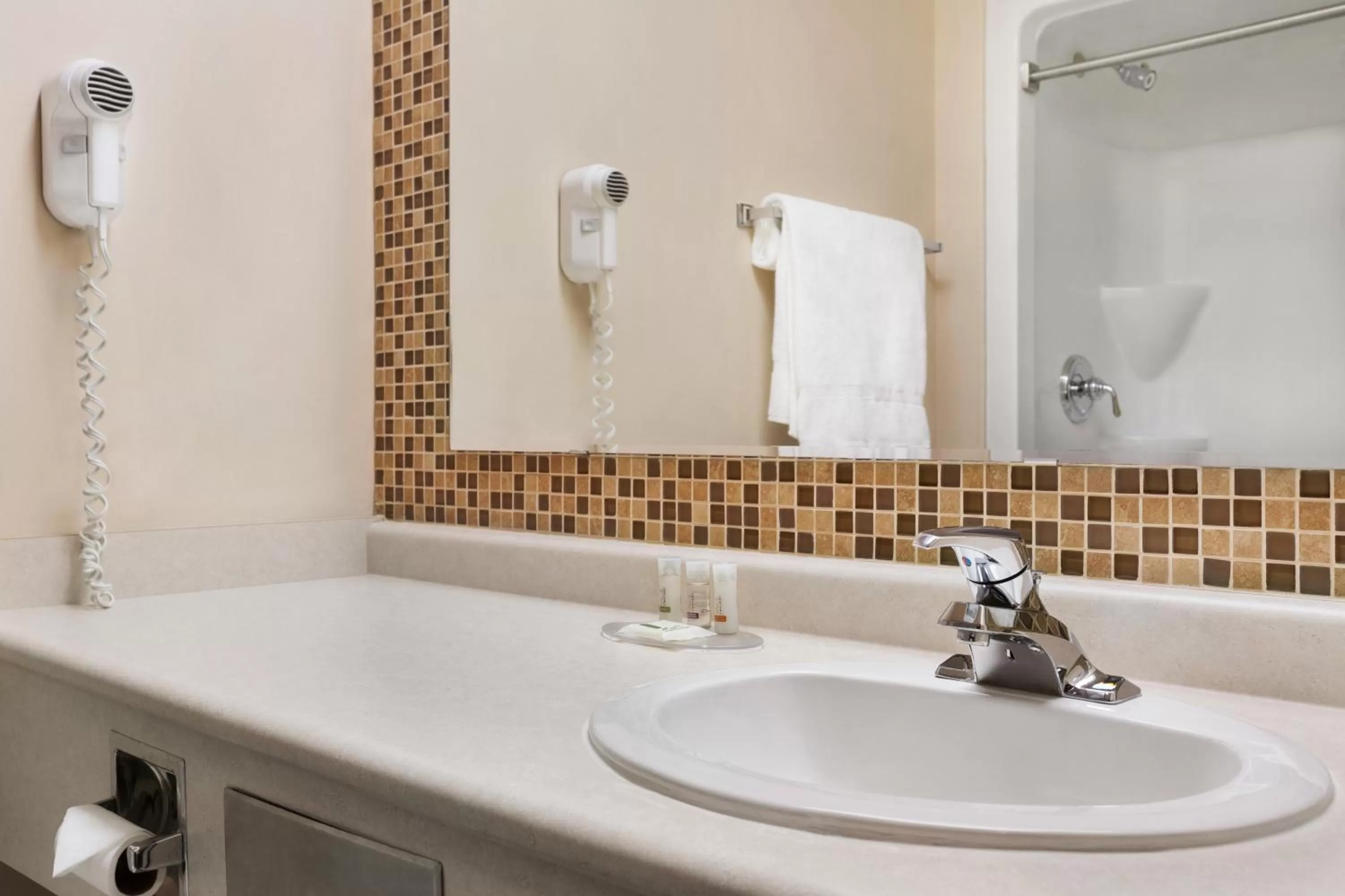 Bathroom in Days Inn by Wyndham Leamington