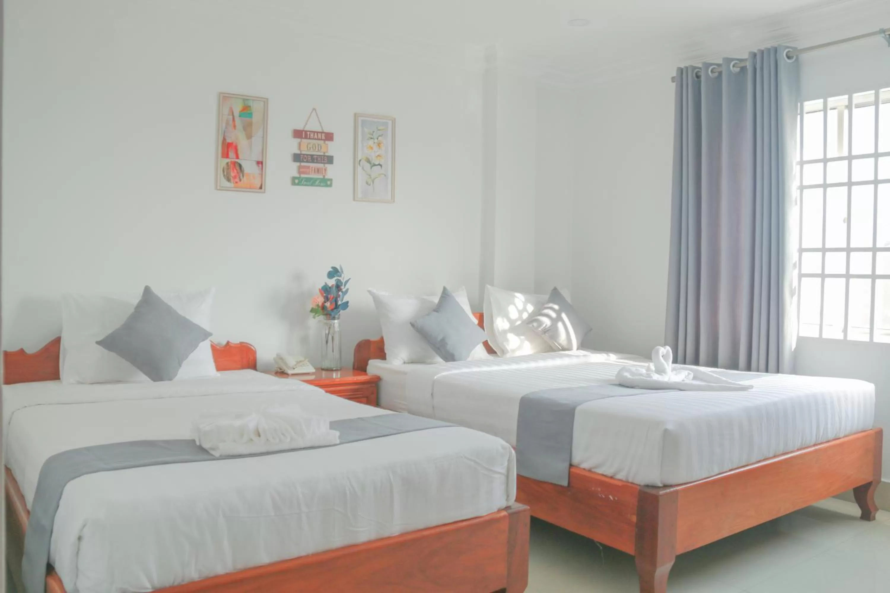 Bedroom, Bed in White Corner Hotel