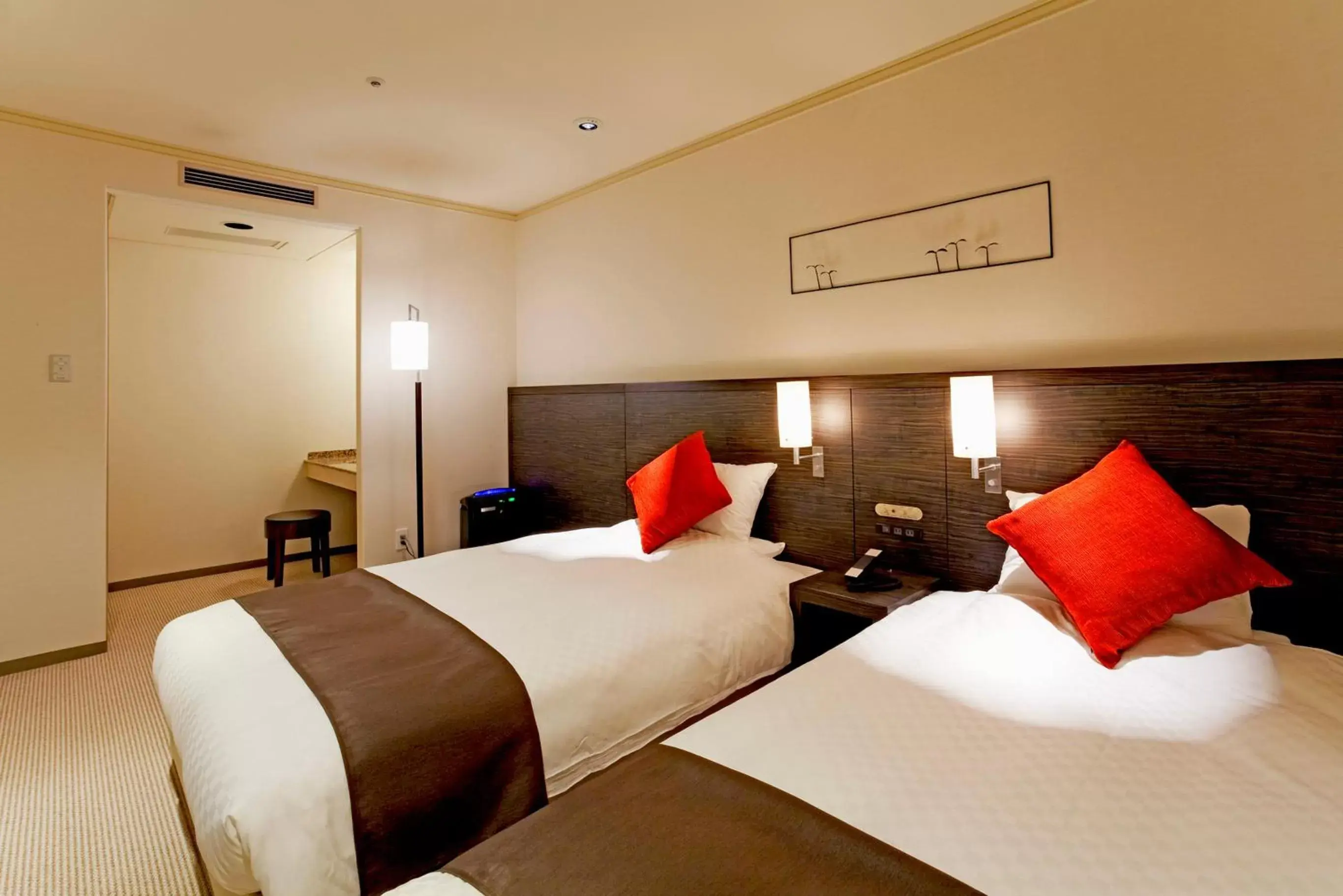 Corner Twin Room with Extra Bed - Non-Smoking in Century Royal Hotel Sapporo Corner Twin Room with Extra Bed - Non-Smoking in Century Royal Hotel Sapporo