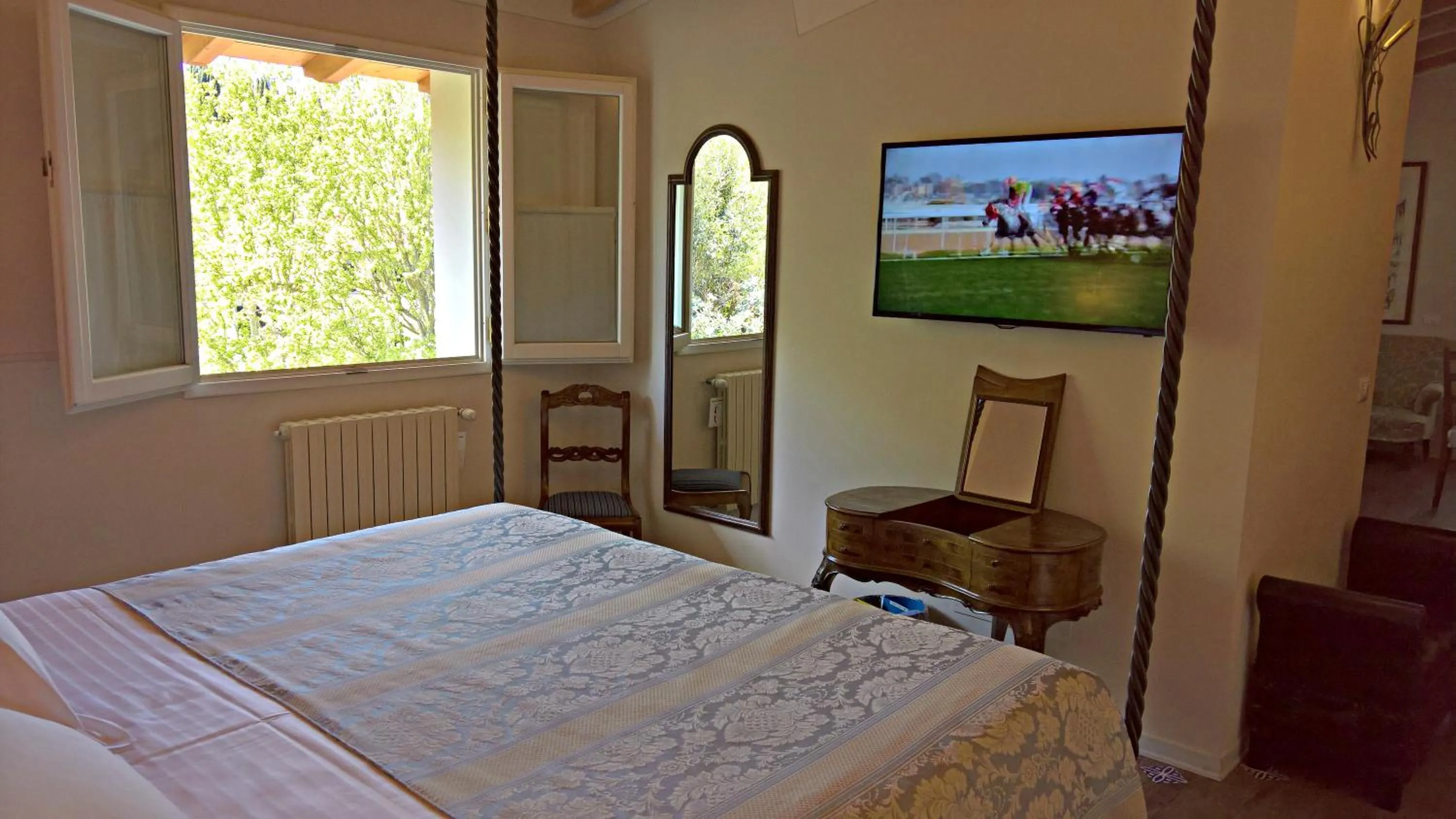 Photo of the whole room, Bed in Hotel David