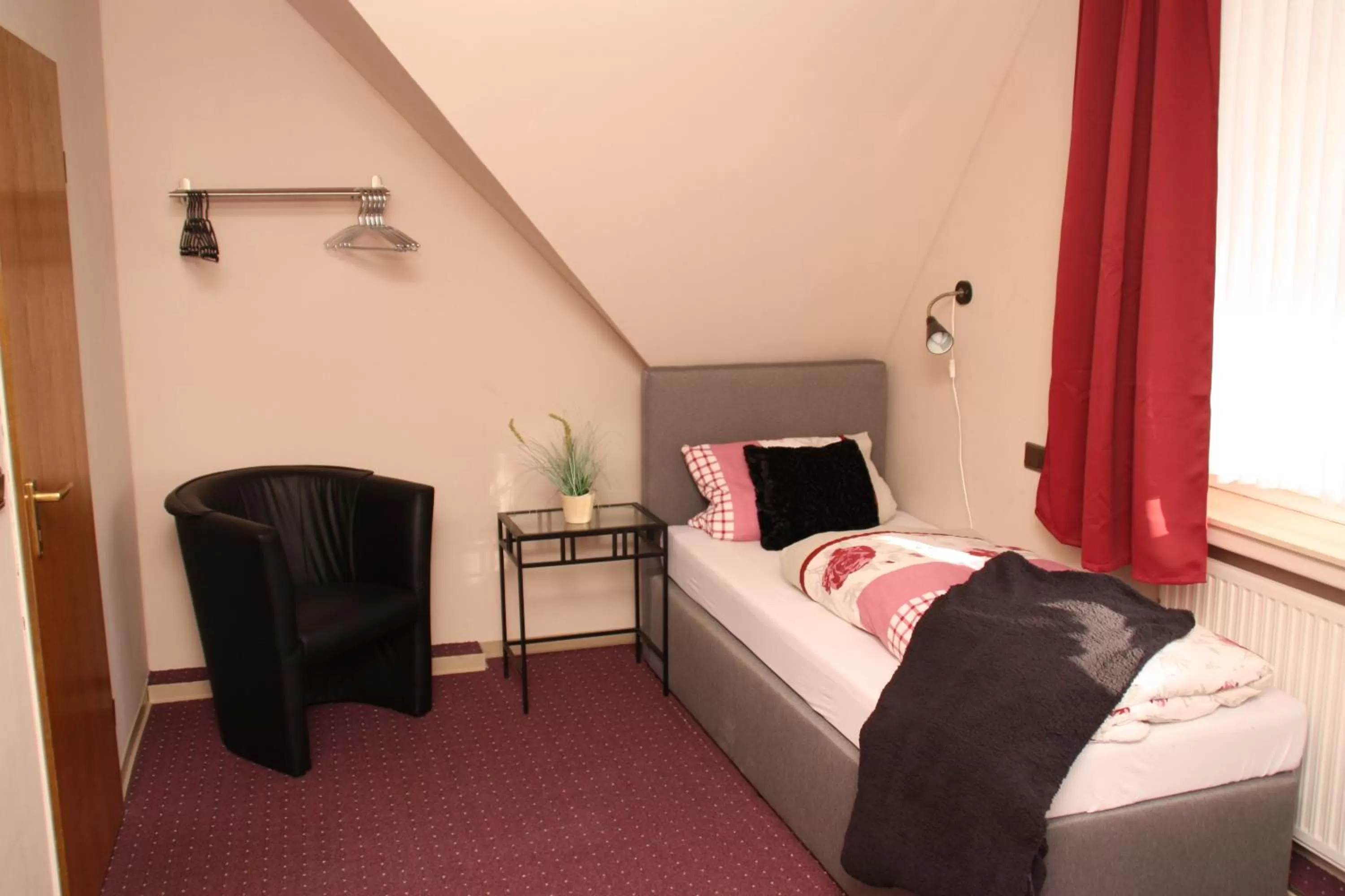 Photo of the whole room, Bed in Landhaus Riedel