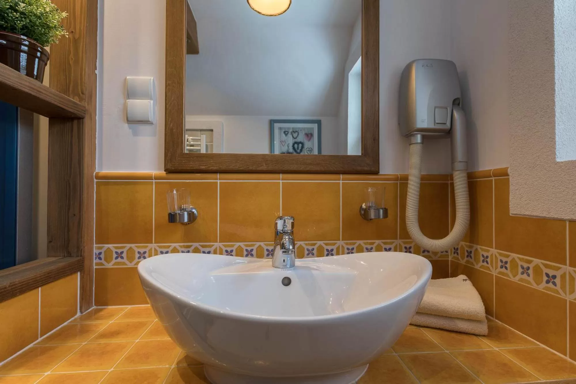 Bathroom in Bambi Cottage