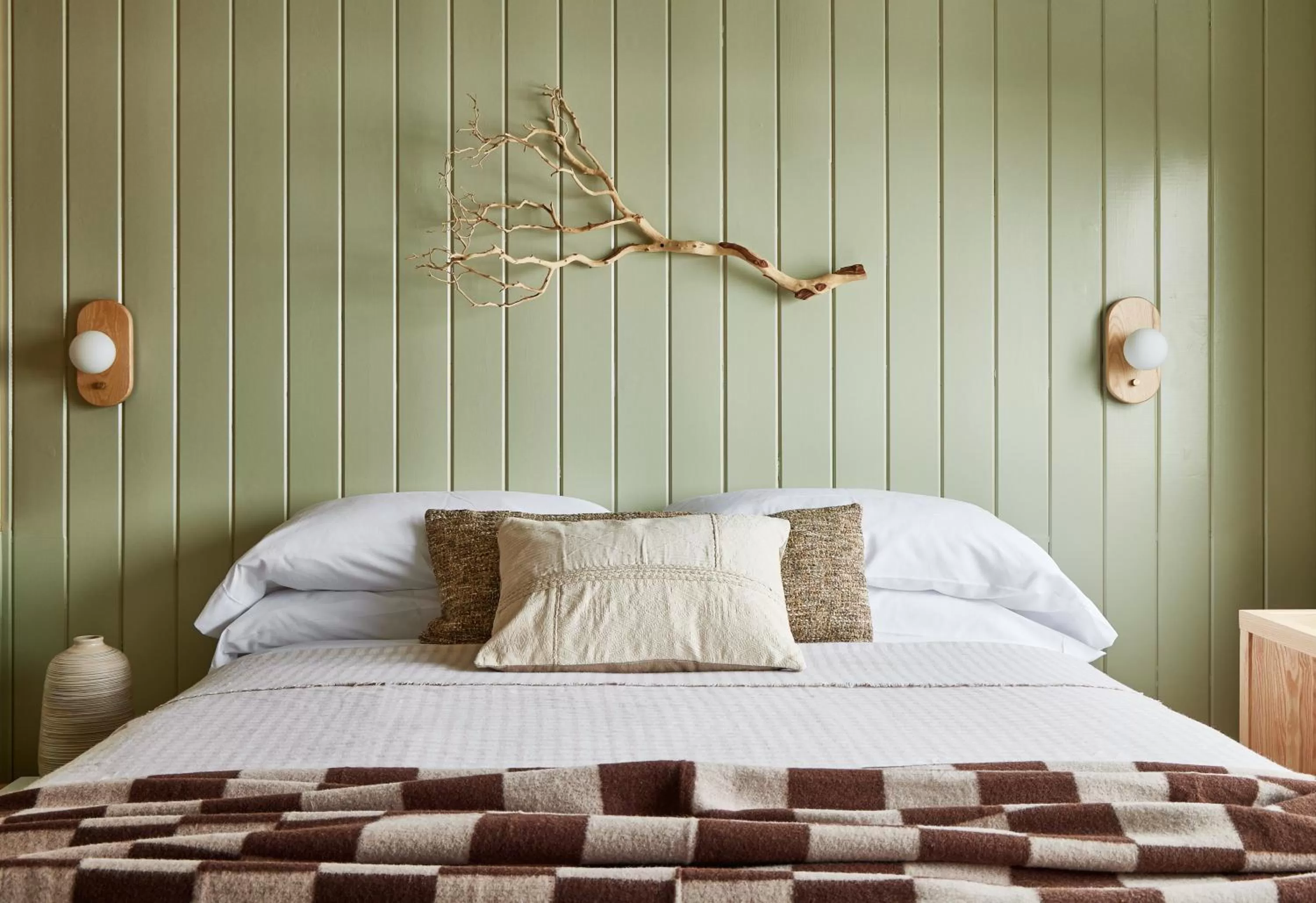 Bed in Bluebird Lake Placid