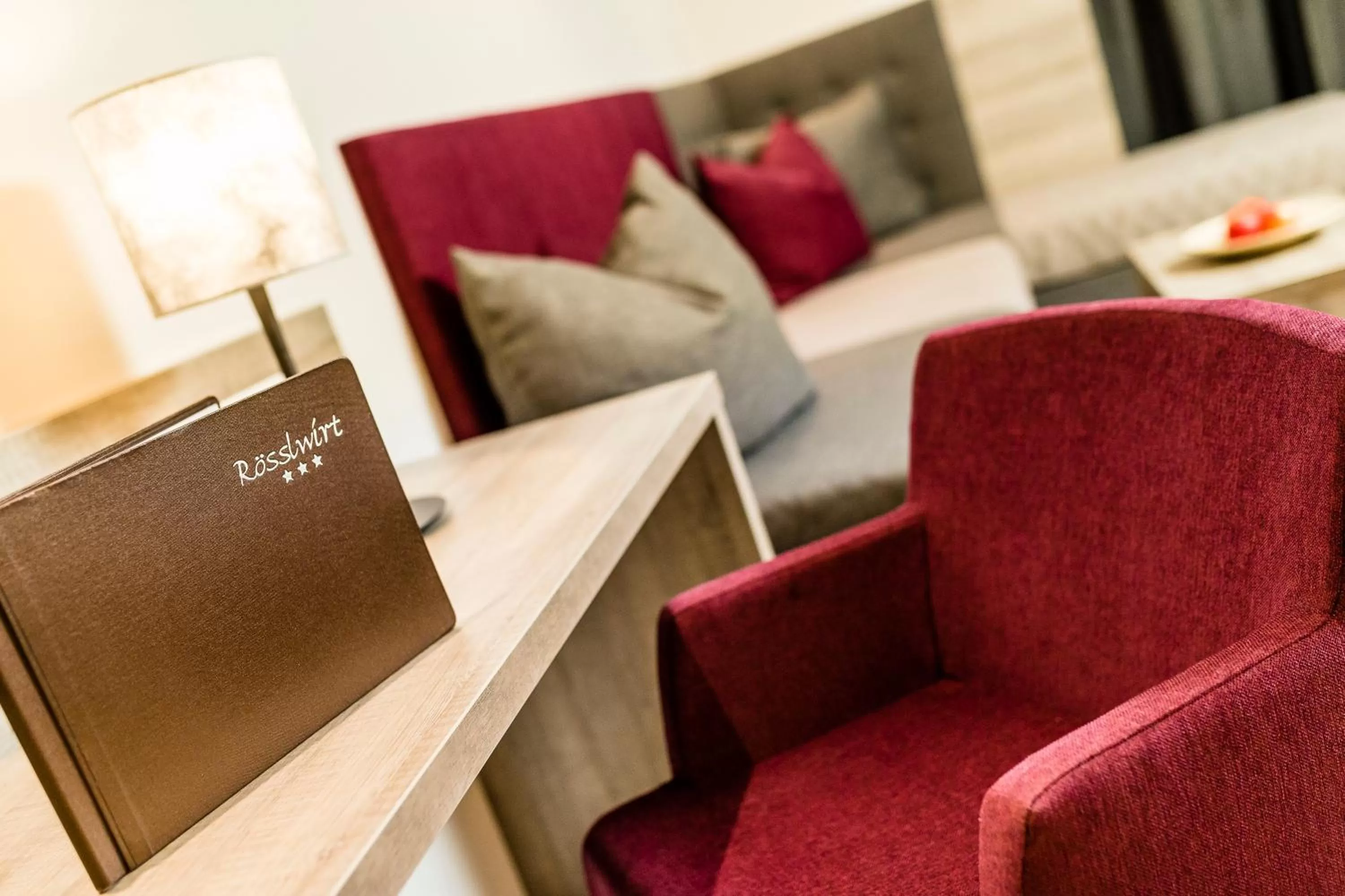 Seating area, Bed in Rösslwirt