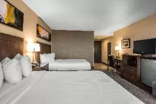 1 King Bed Suite with Living Area in The Hills Hotel, an IHG Hotel