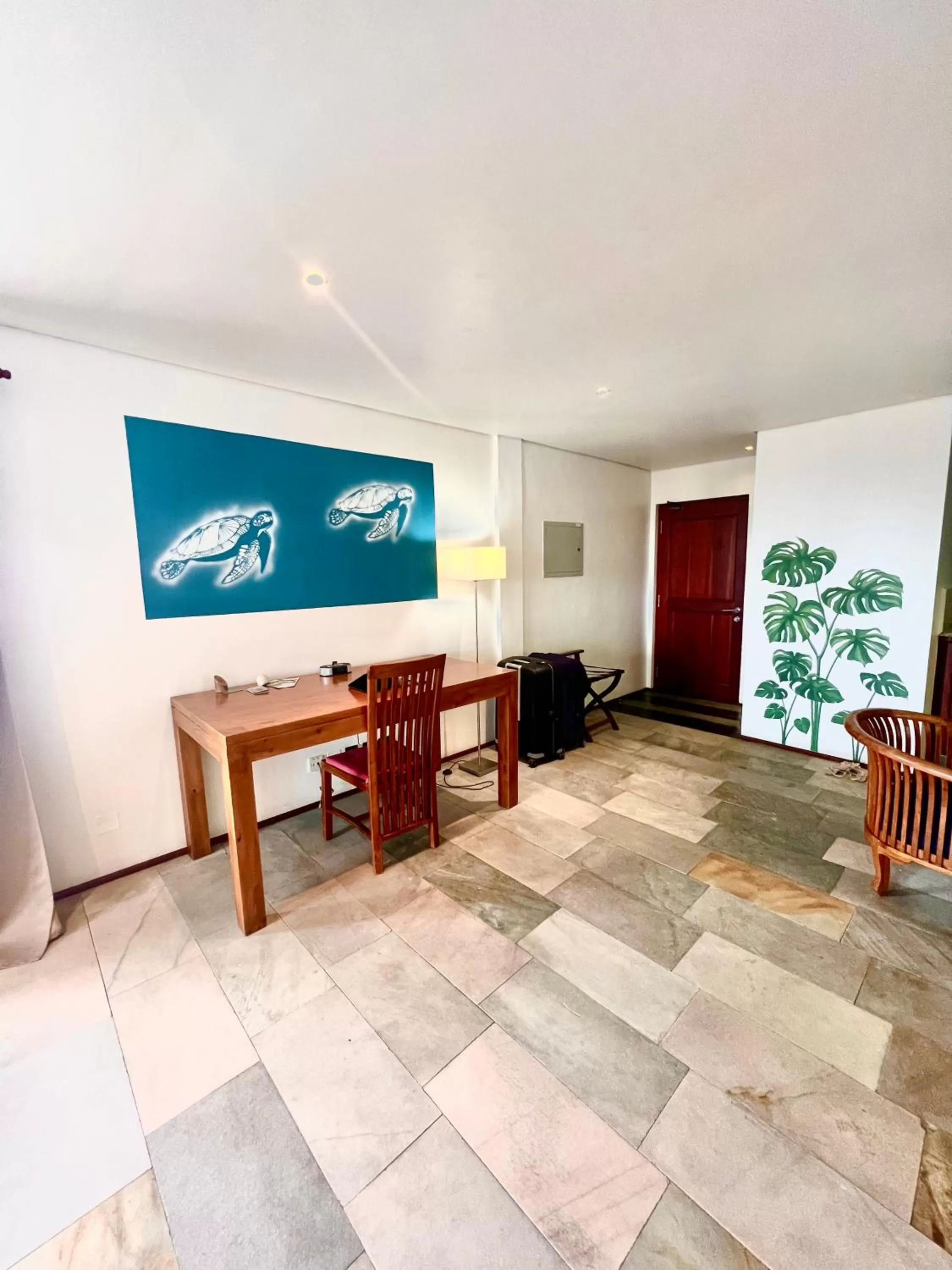 TV and multimedia, TV/Entertainment Center in Hilltop Boutique Hotel