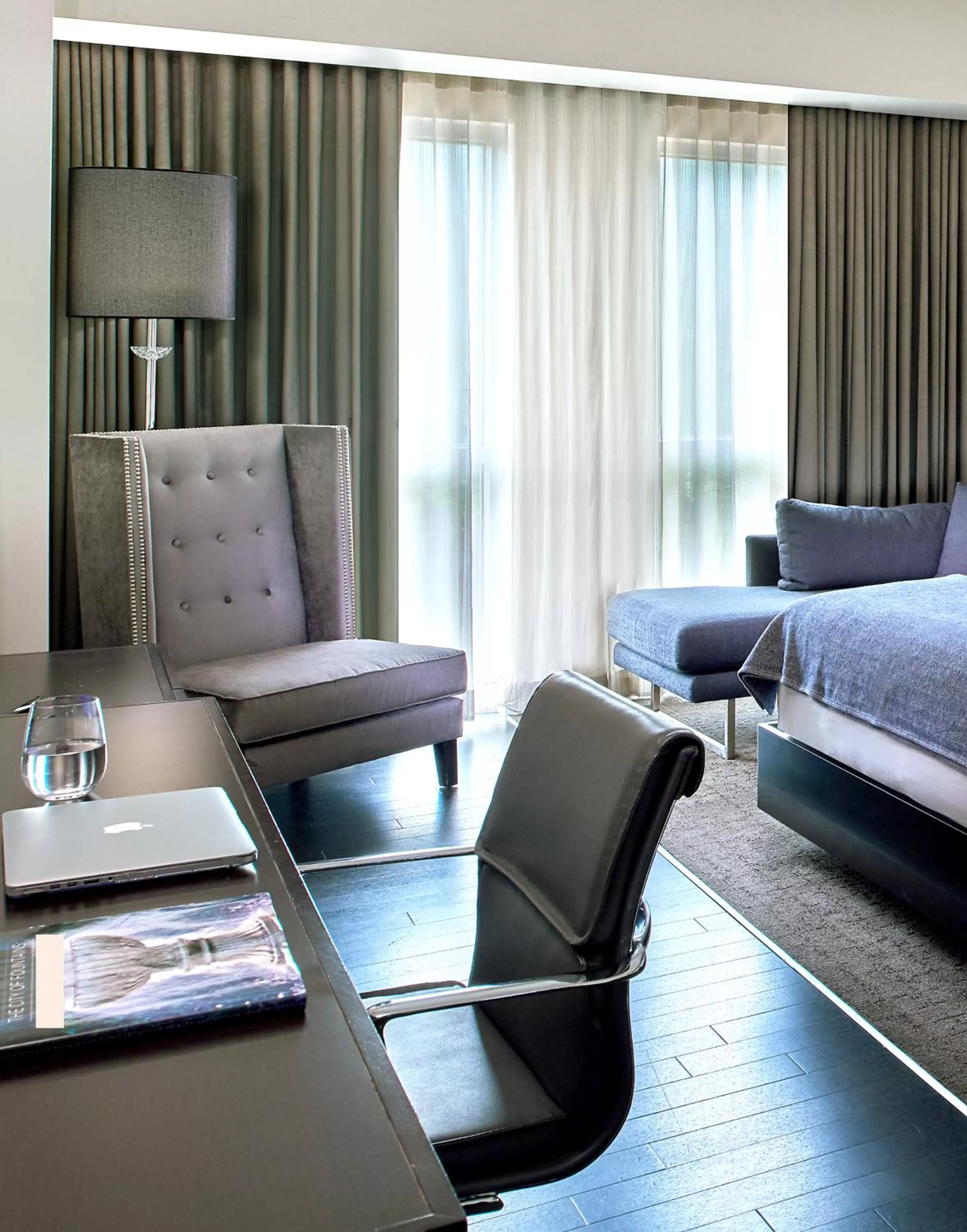 Seating area in The Fontaine